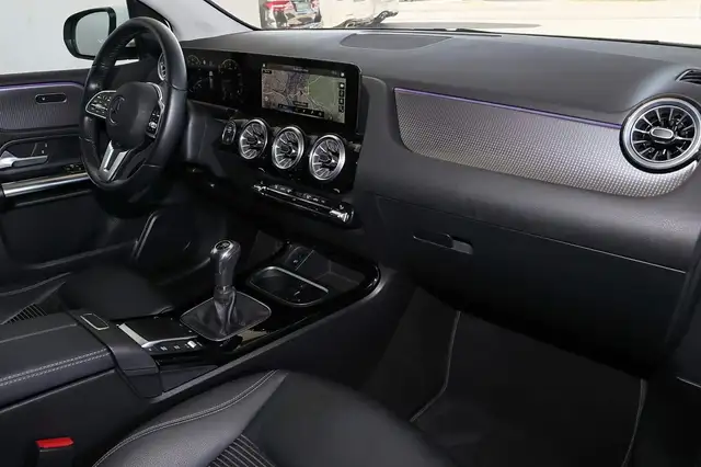 Mercedes-Benz B-Class view 8