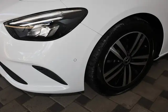 Mercedes-Benz B-Class view 4