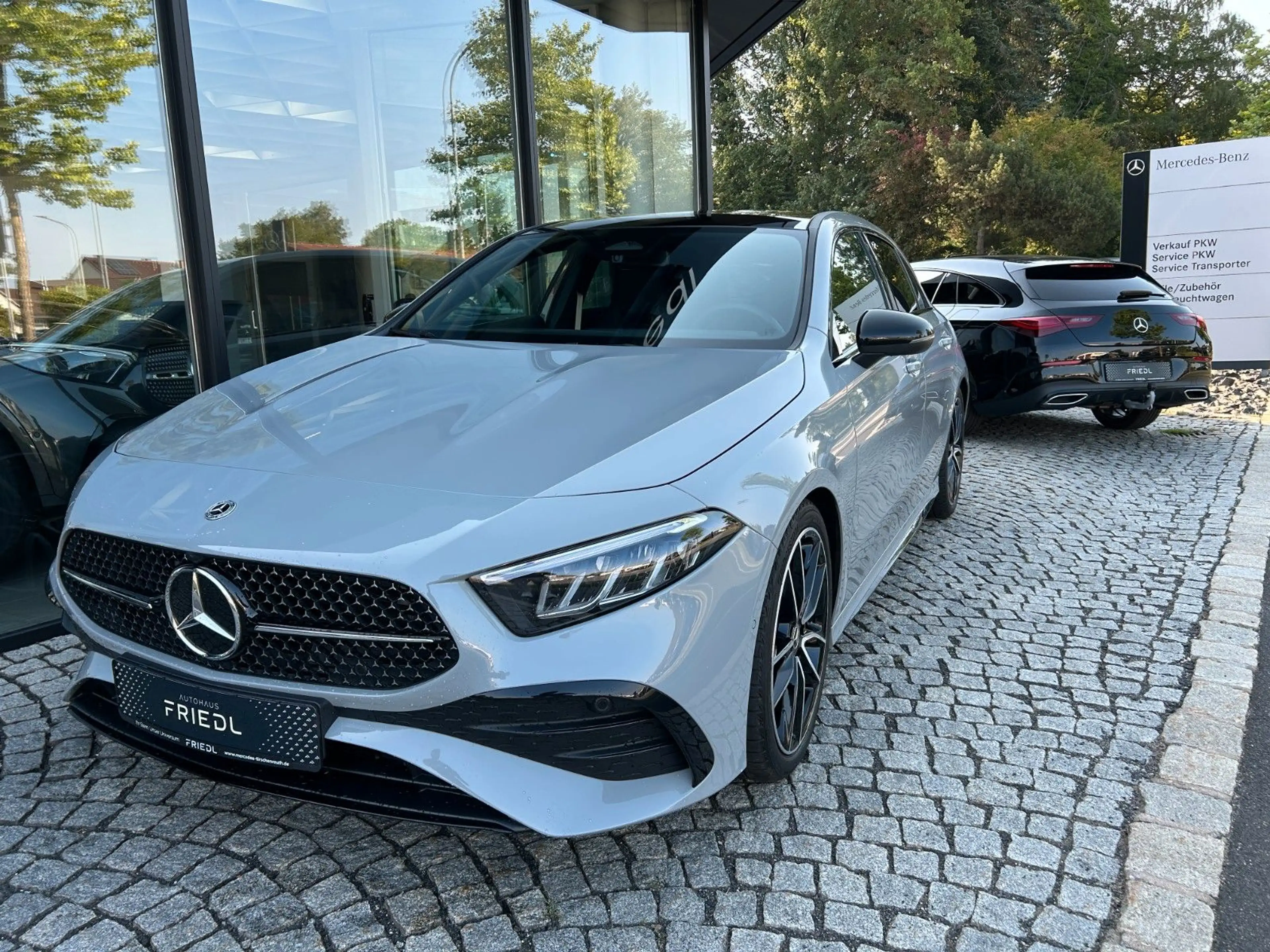 Mercedes-Benz A 200 A200 Special Edition,AMG,PANO,WINTER,NIGHT,19" — photo 5