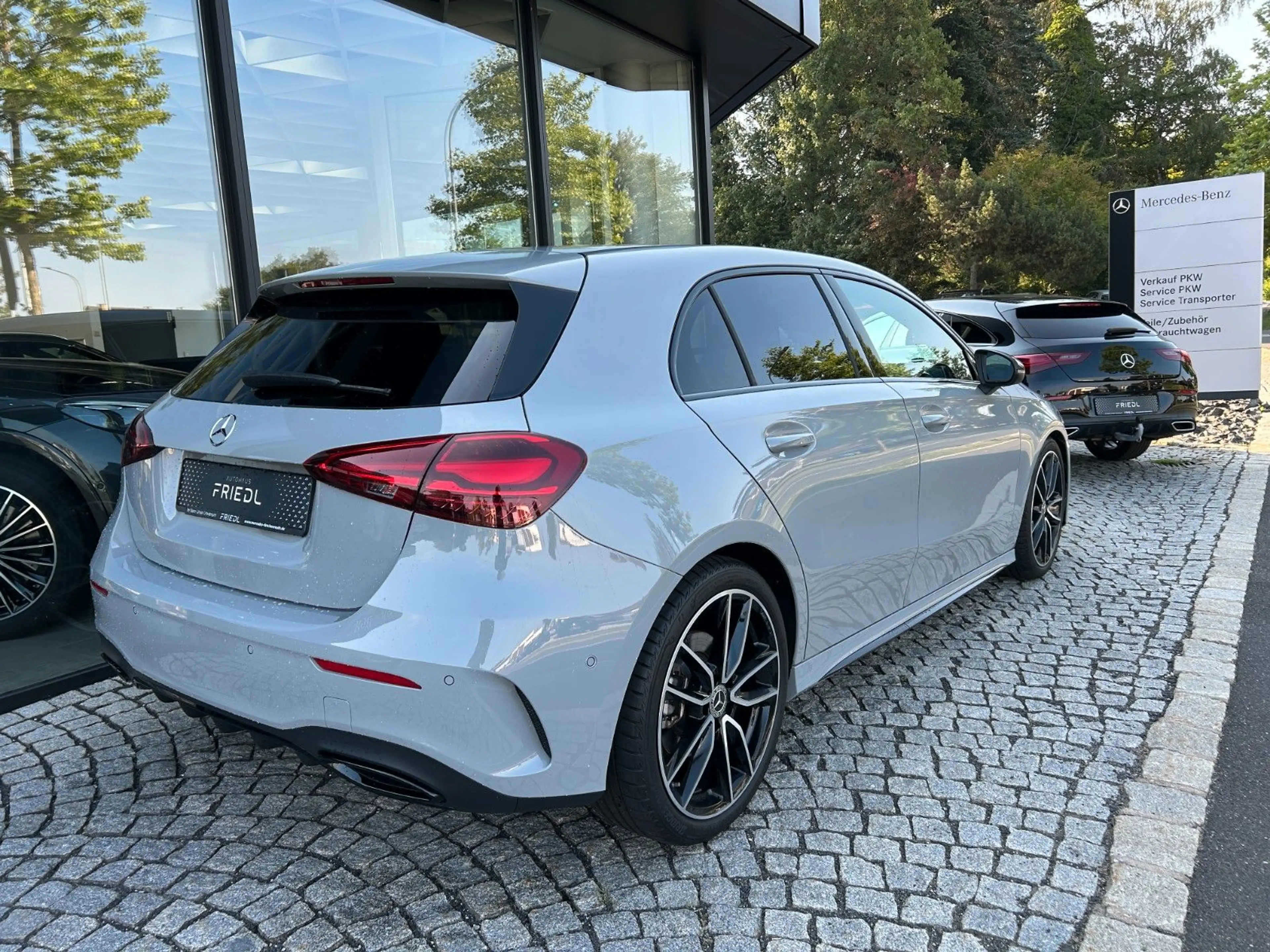 Mercedes-Benz A 200 A200 Special Edition,AMG,PANO,WINTER,NIGHT,19" — photo 4