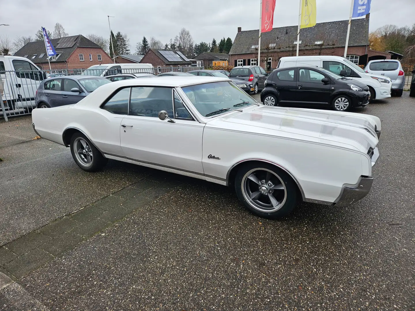 Oldsmobile Cutlass Supreme Alb - 1