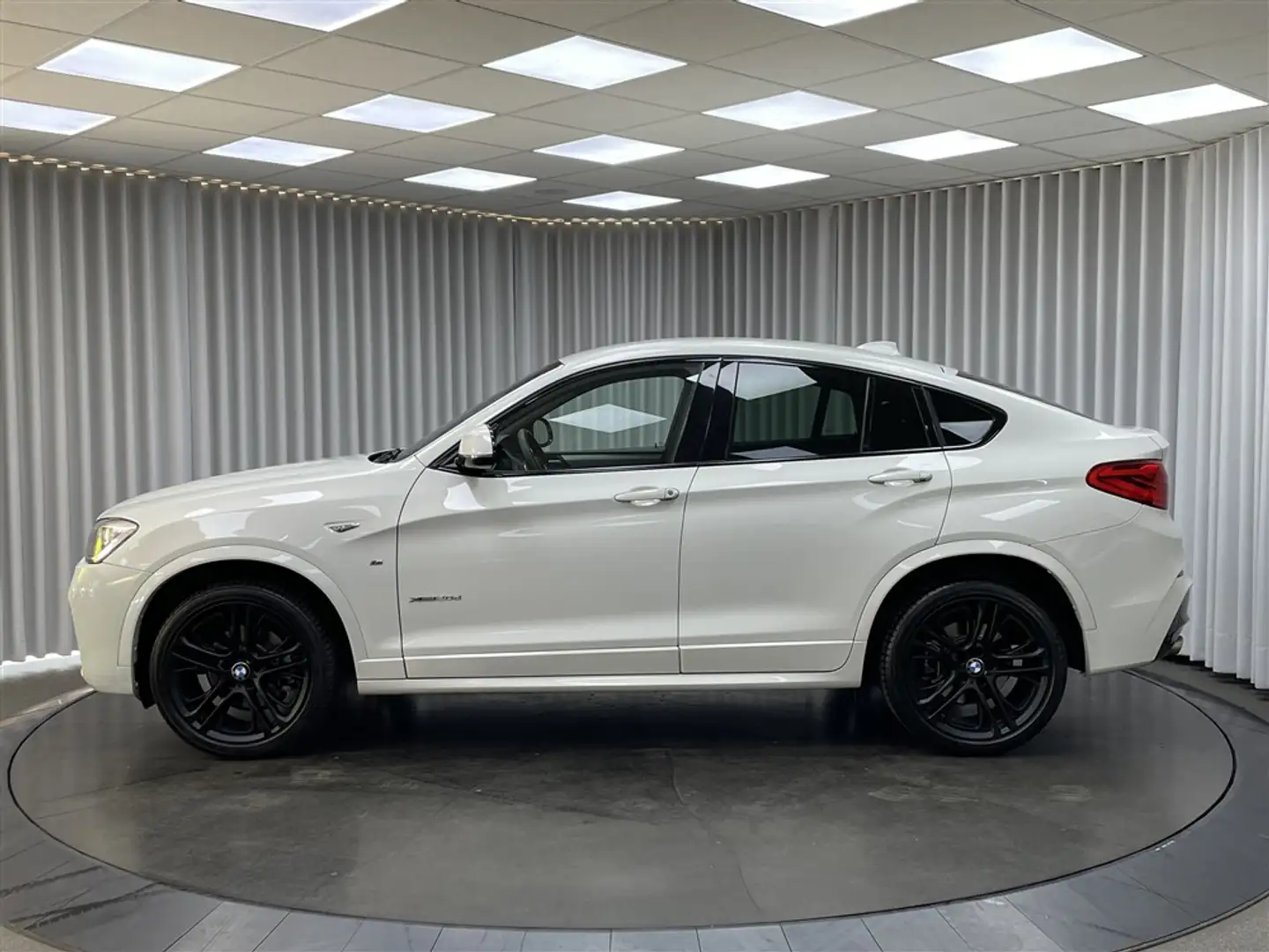 BMW X4 X-Drive20d / M-Pack / Aut. / Leder / Xenon / ... Blanc - 2