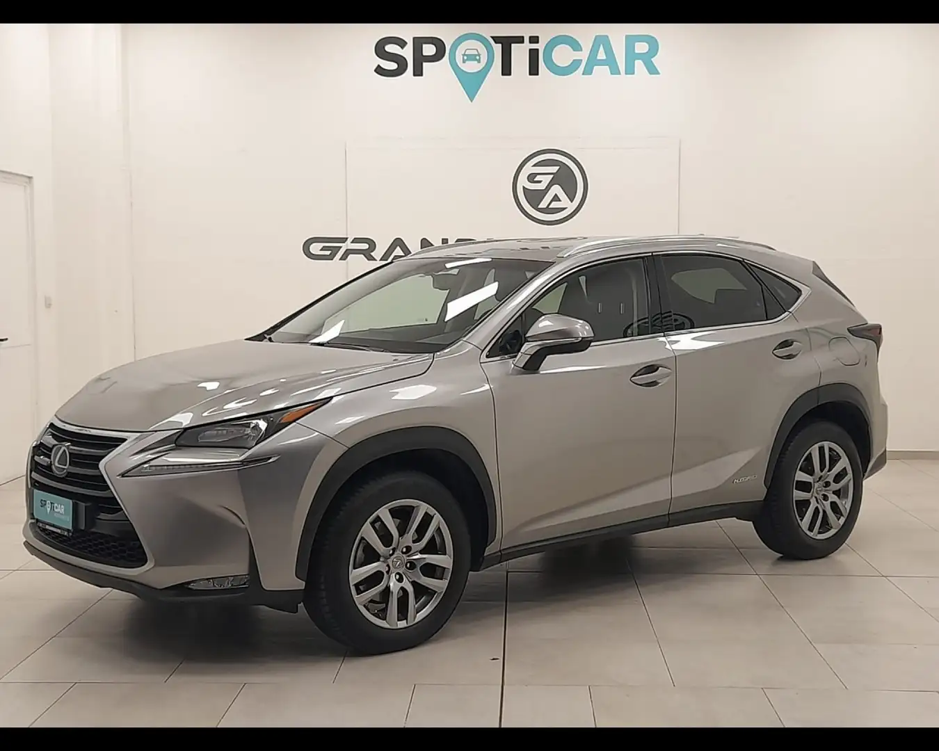 Lexus NX 300h NX I -  2.5 Executive 4wd cvt Stříbrná - 1