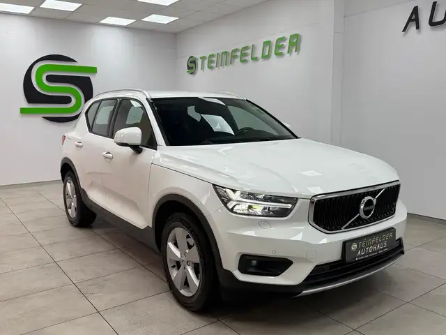 Volvo XC40 main image