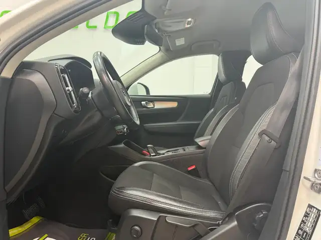 Volvo XC40 view 11