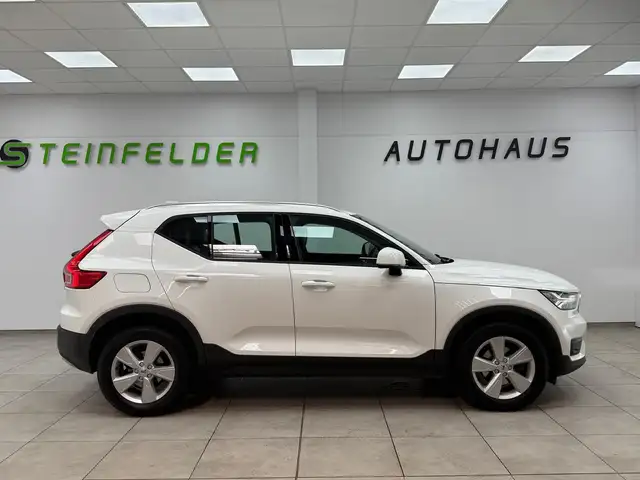 Volvo XC40 view 8