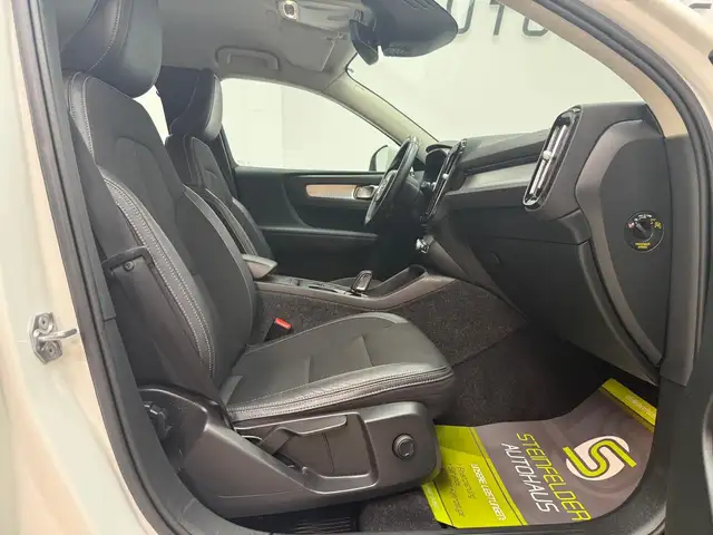 Volvo XC40 view 12