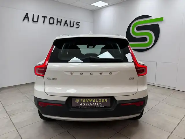 Volvo XC40 view 6