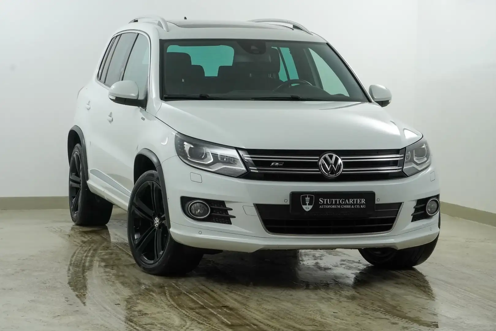 Volkswagen Tiguan Lounge 4Motion R-Line Pano AHK DYNAUDIO Weiß - 1