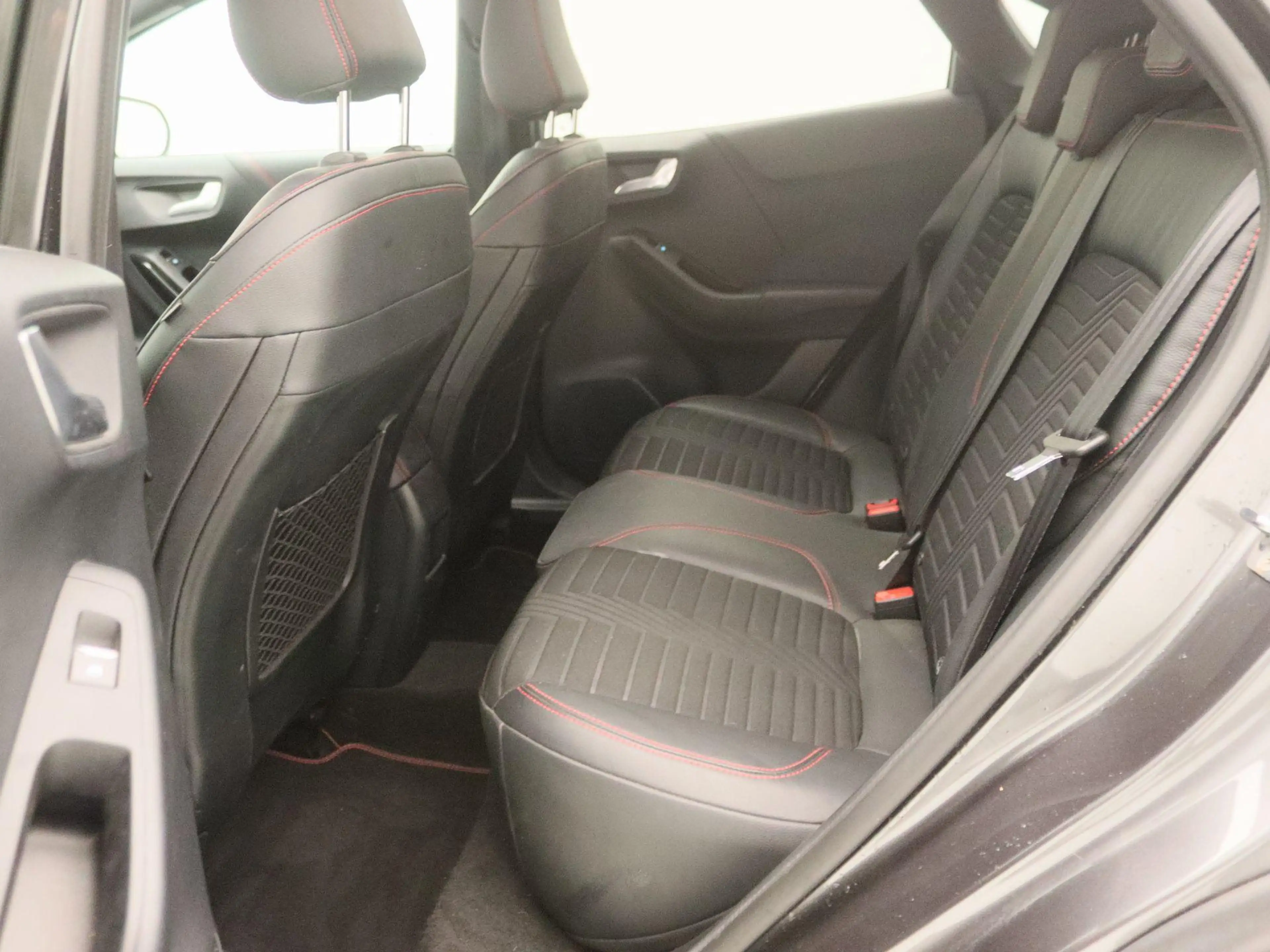 Ford Puma 1.0 EcoBoost Hybrid Titanium X — photo 14