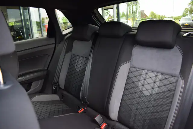 Volkswagen Polo view 6