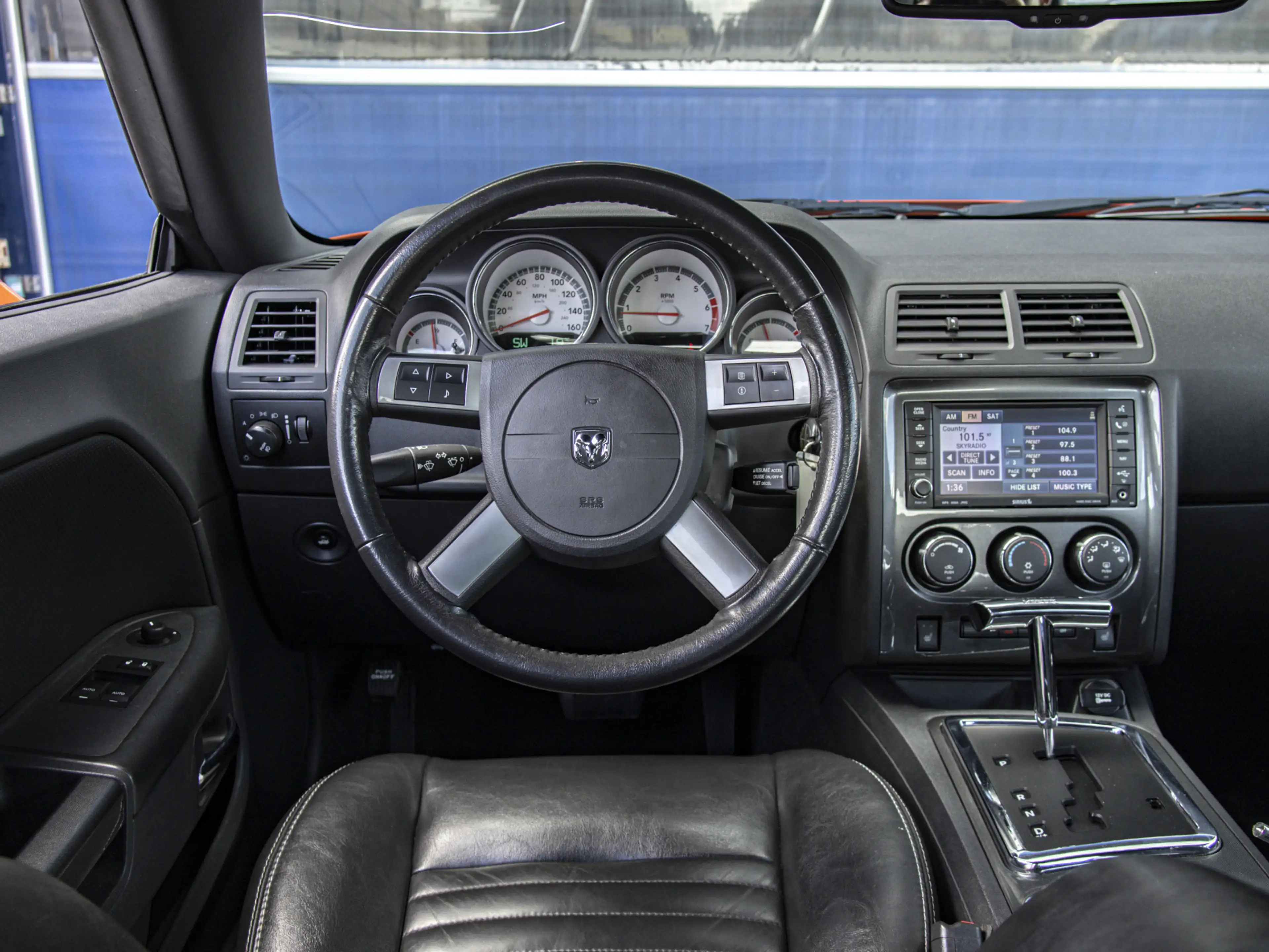 Dodge Challenger | 5.7L V8 — photo 15