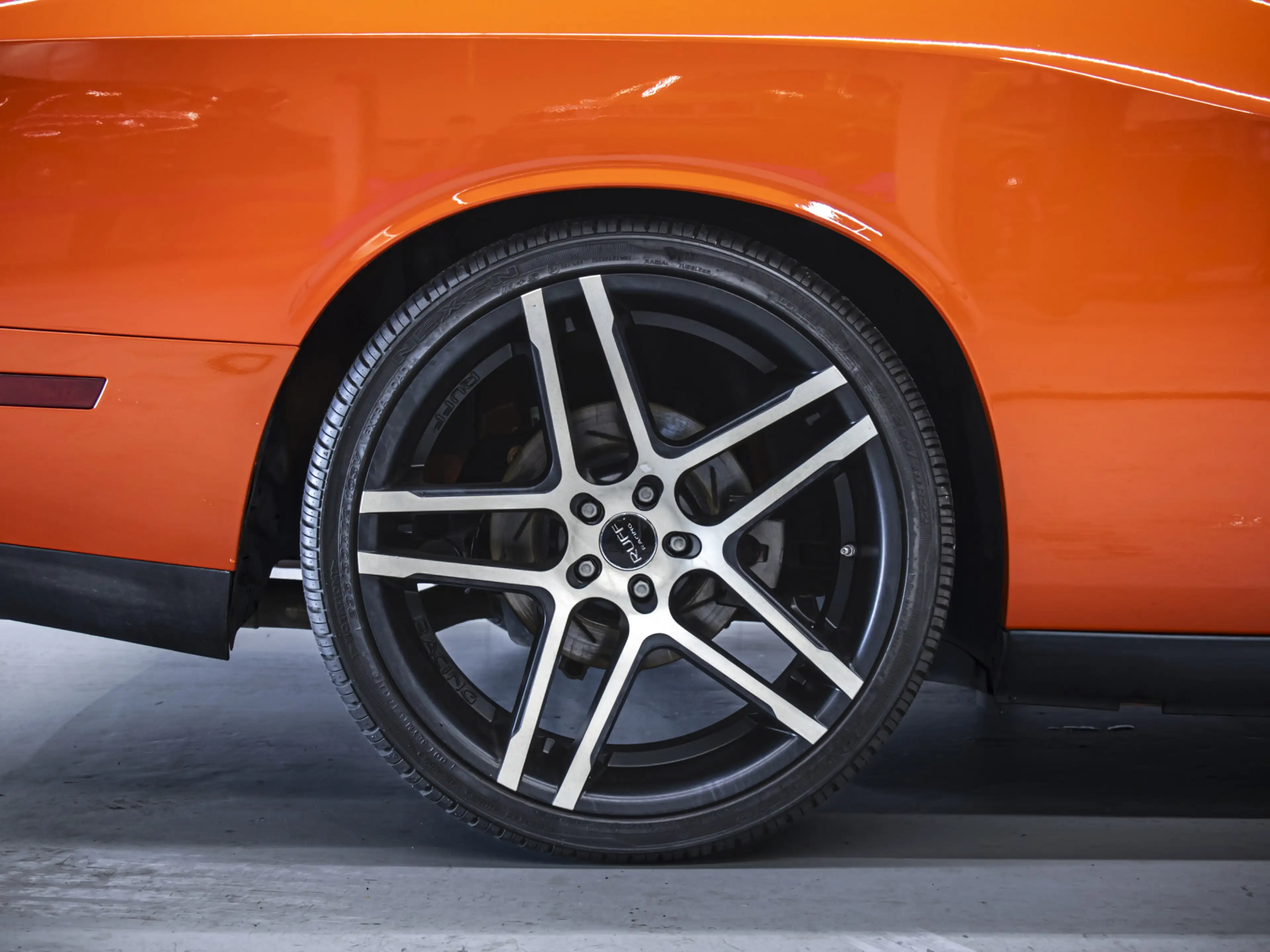 Dodge Challenger | 5.7L V8 — photo 7