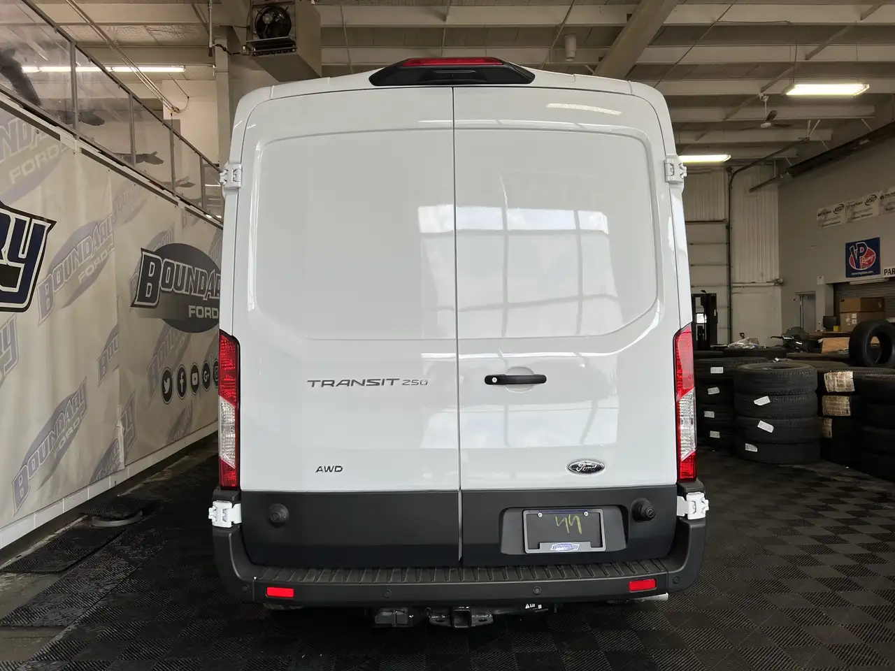 Ford Transit Cargo Van снимка Ford Transit Cargo Van