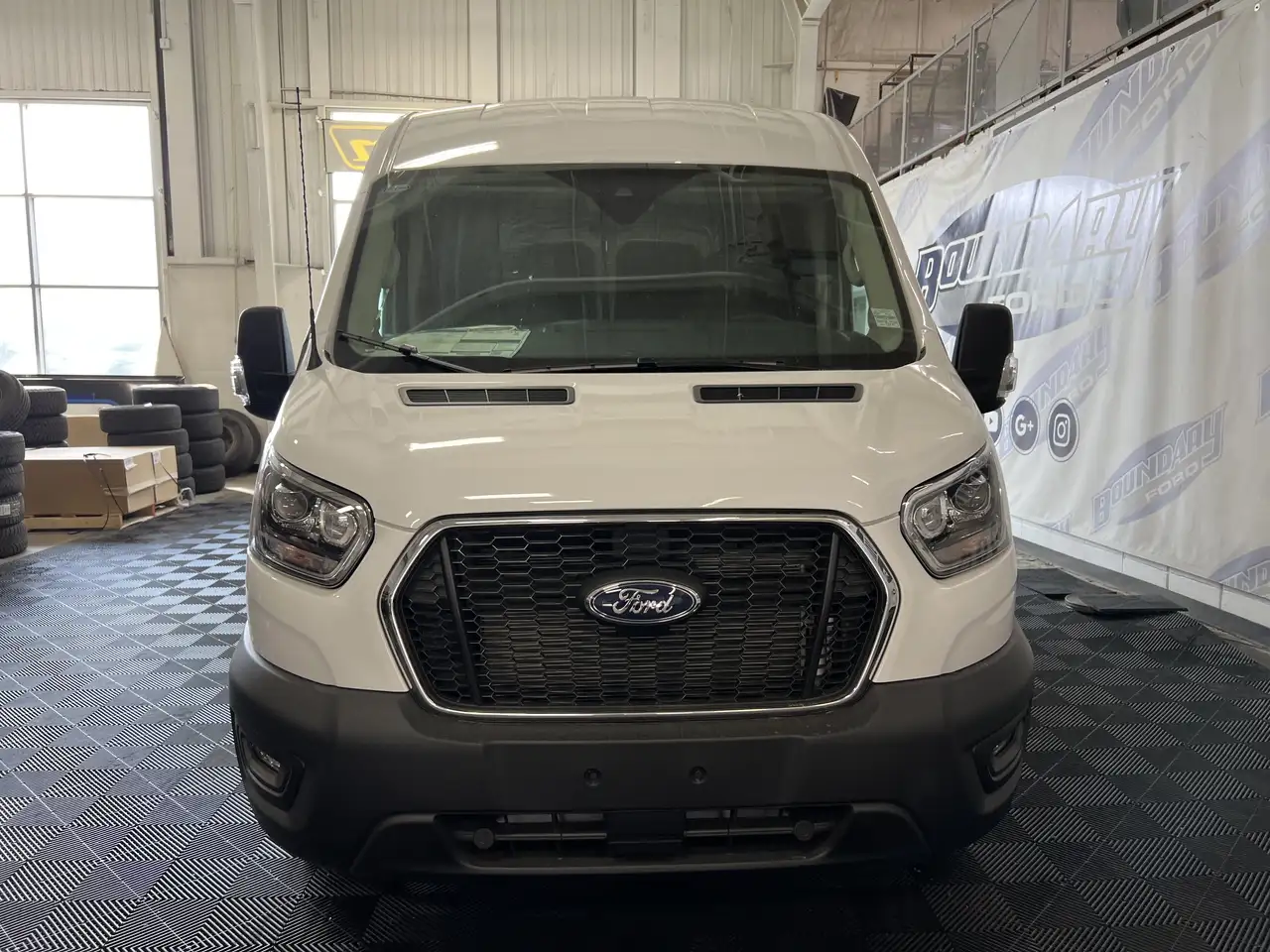 Ford Transit Cargo Van снимка Ford Transit Cargo Van
