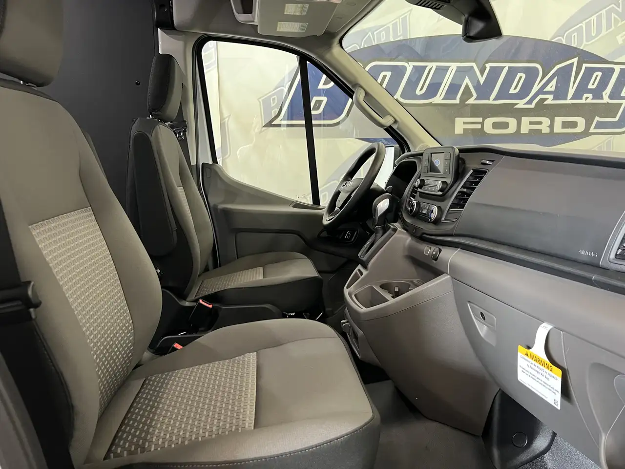 Ford Transit Cargo Van снимка Ford Transit Cargo Van