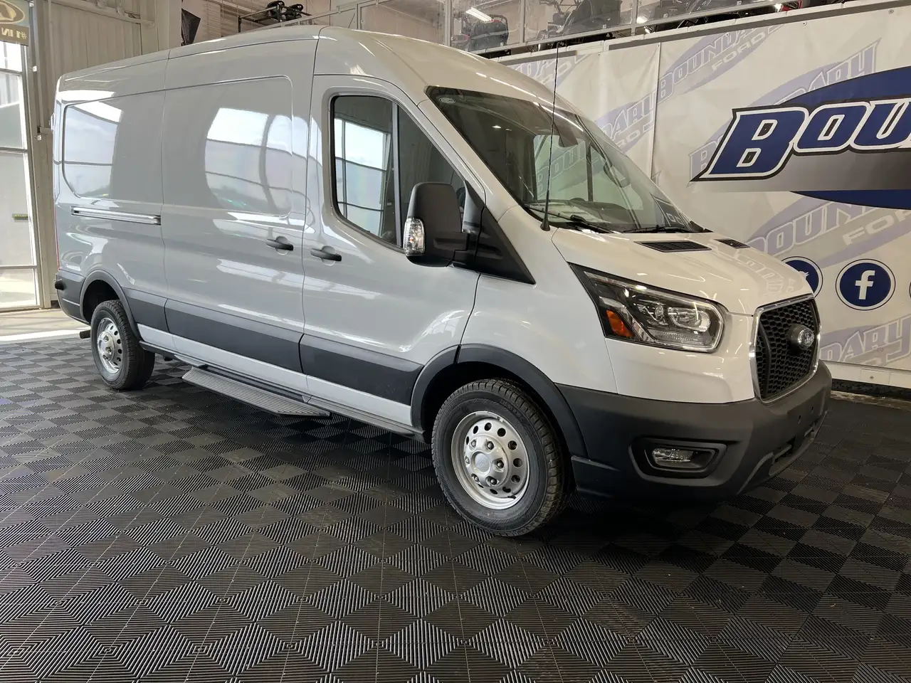 Ford Transit Cargo Van снимка Ford Transit Cargo Van
