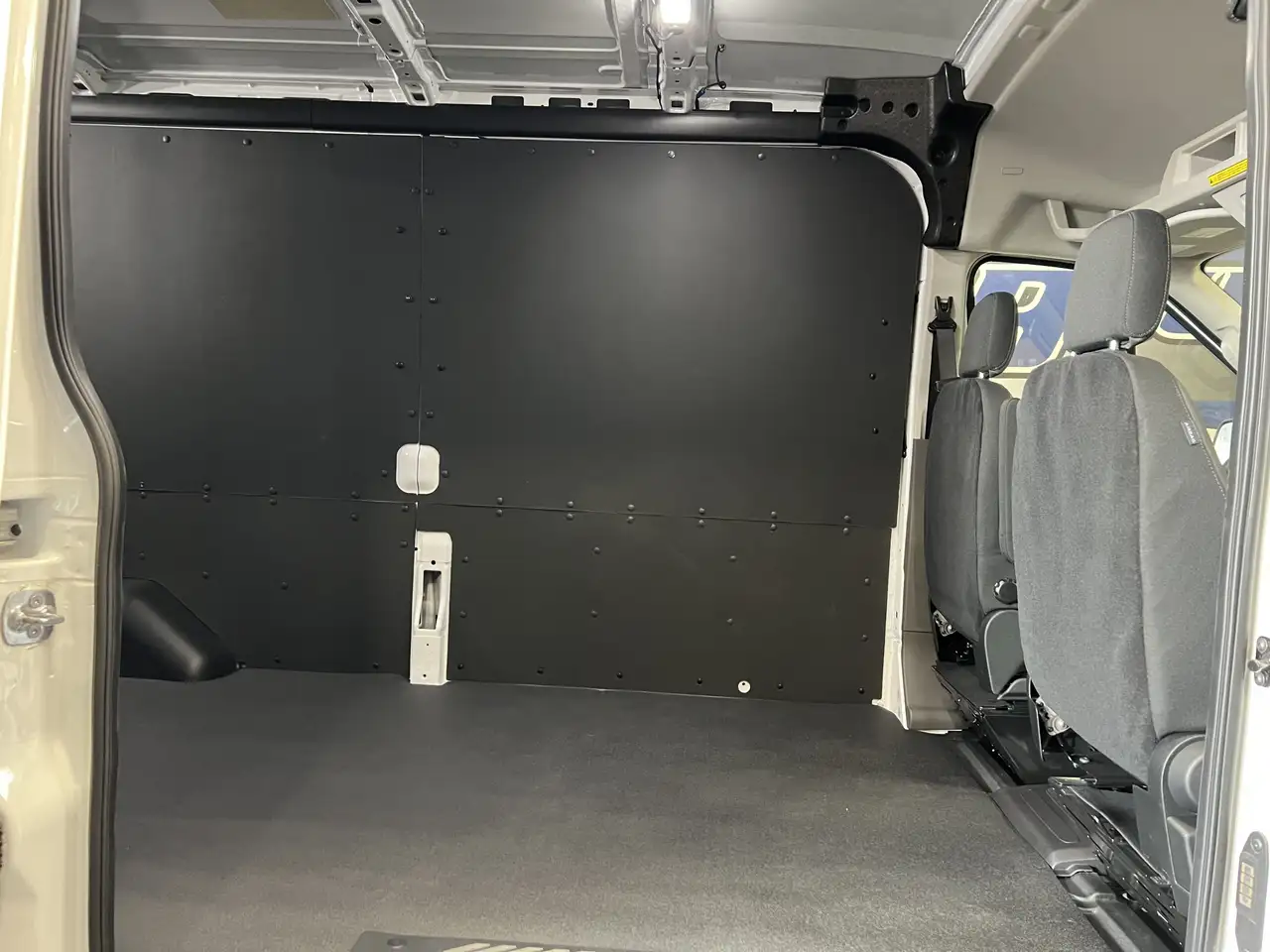 Ford Transit Cargo Van снимка Ford Transit Cargo Van