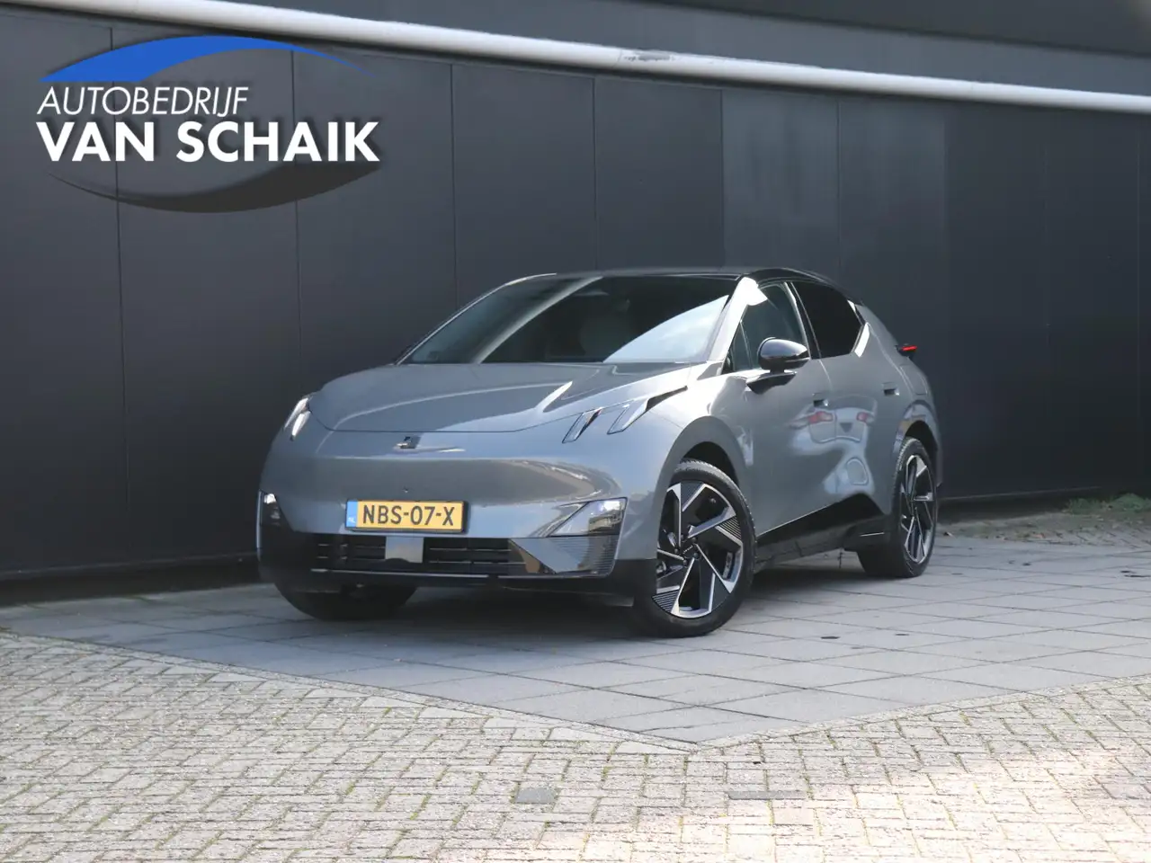 Lynk & Co 02