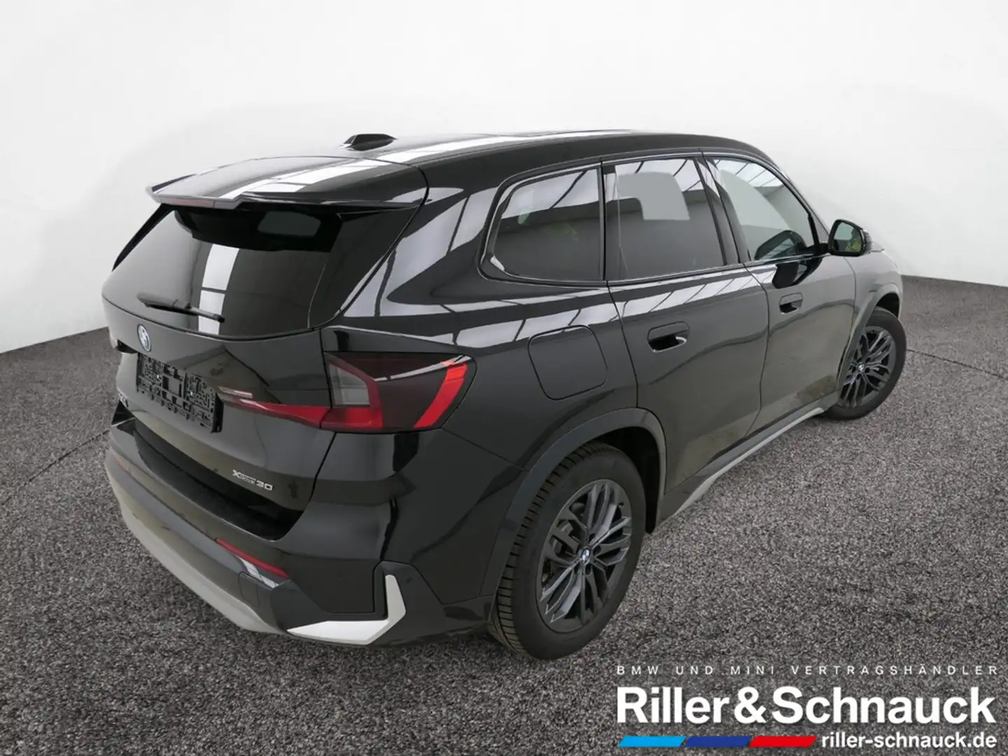 BMW iX1 xDrive30 xLine PANO+HUD+360°KAM+AKTIVSITZ Schwarz - 2