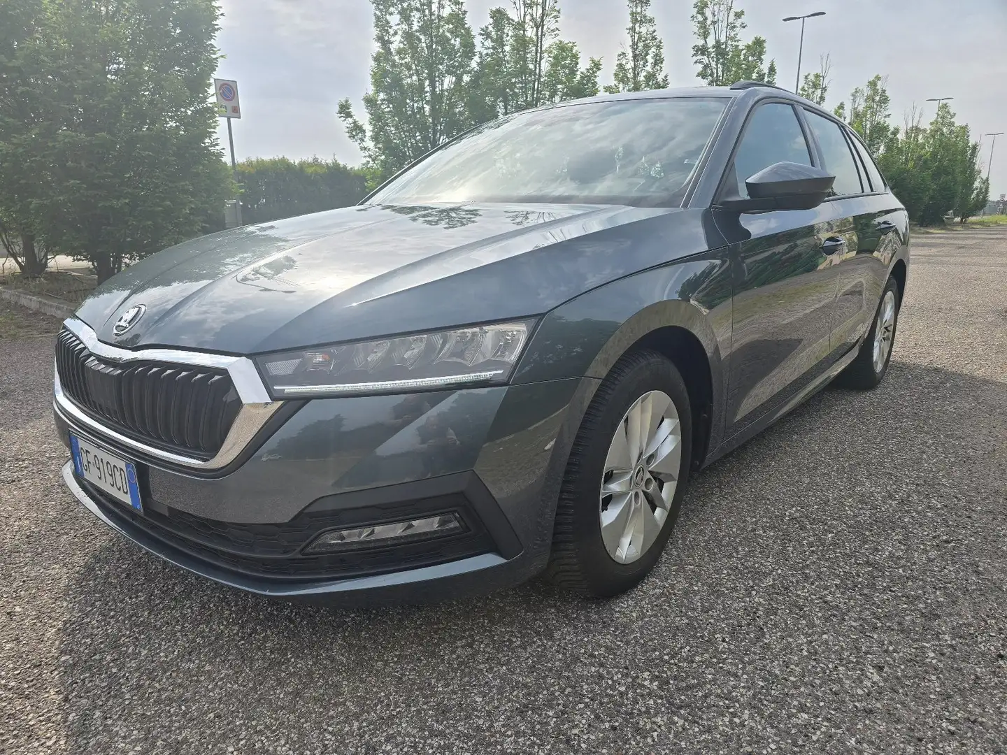 Skoda Octavia Octavia Wagon 2.0 tdi evo Style 115cv dsg Gris - 1