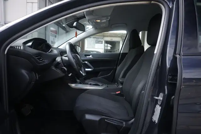 Peugeot 308 view 18