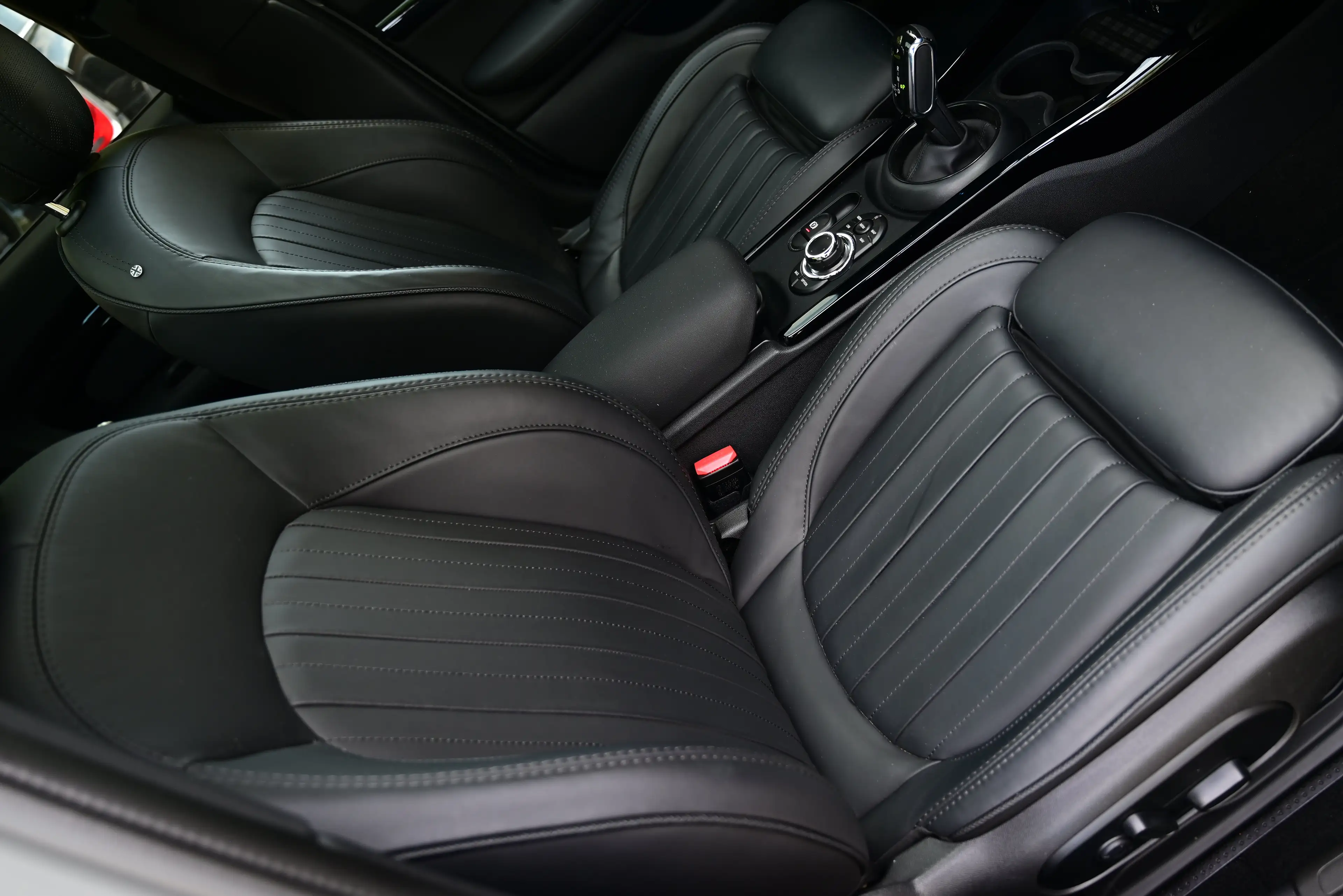 MINI John Cooper Works Clubman ALL4 AUT / SUNROOF / ELEK SEAT / LEATHER / FULL — photo 14