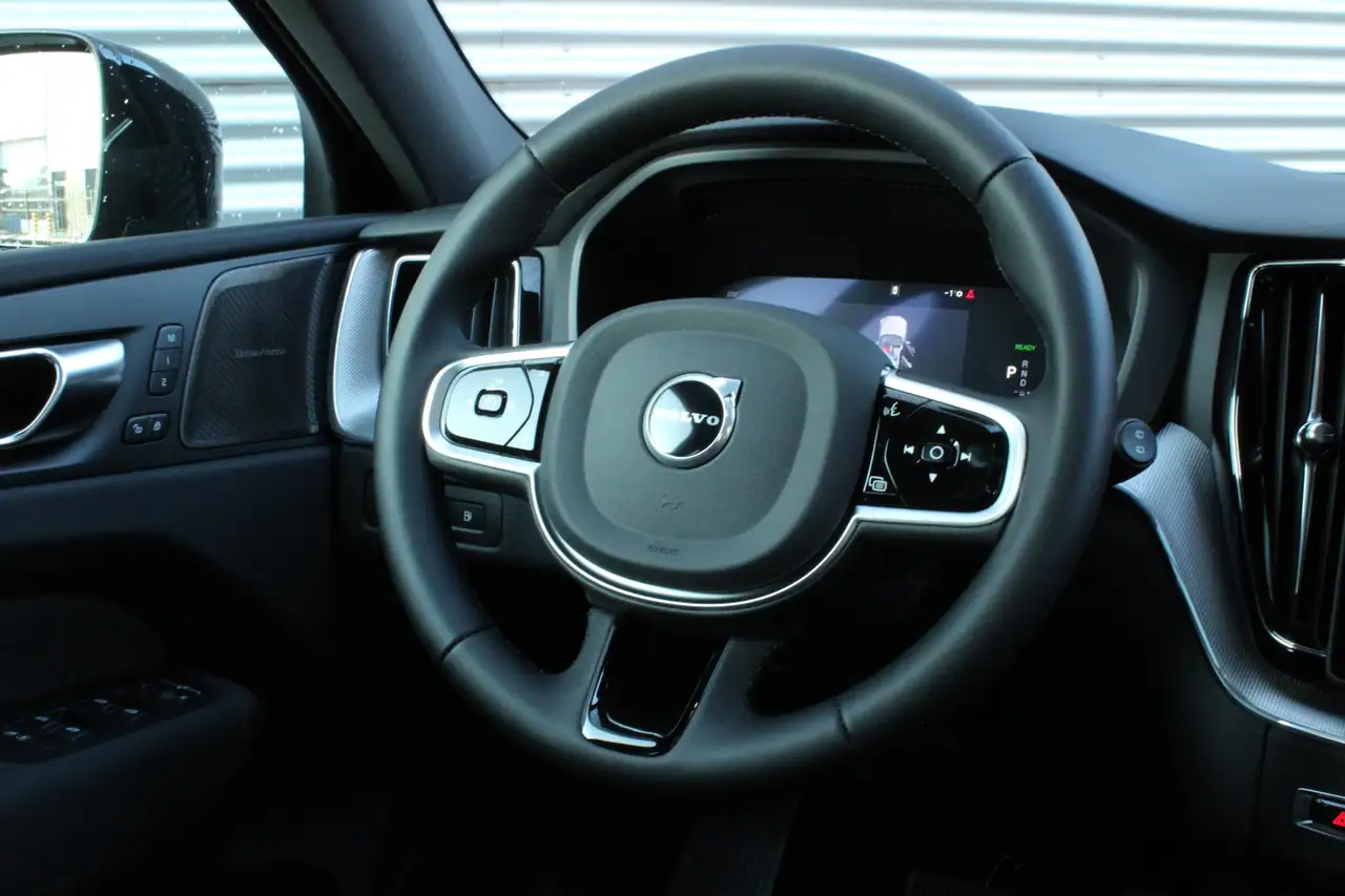 Volvo XC60 2026 — фото 12