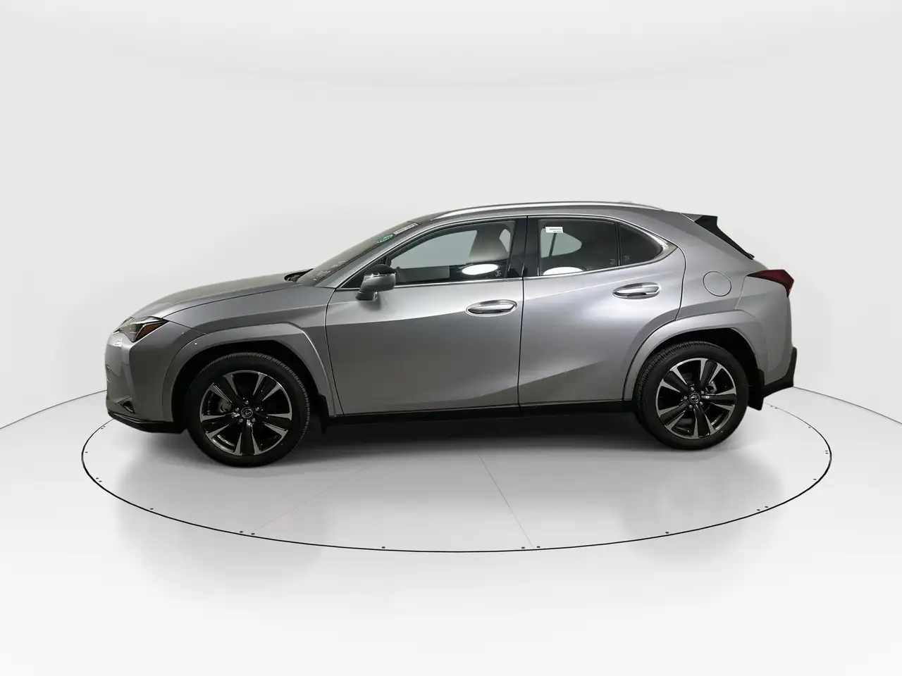 Lexus UX 300h photo Lexus UX 300h