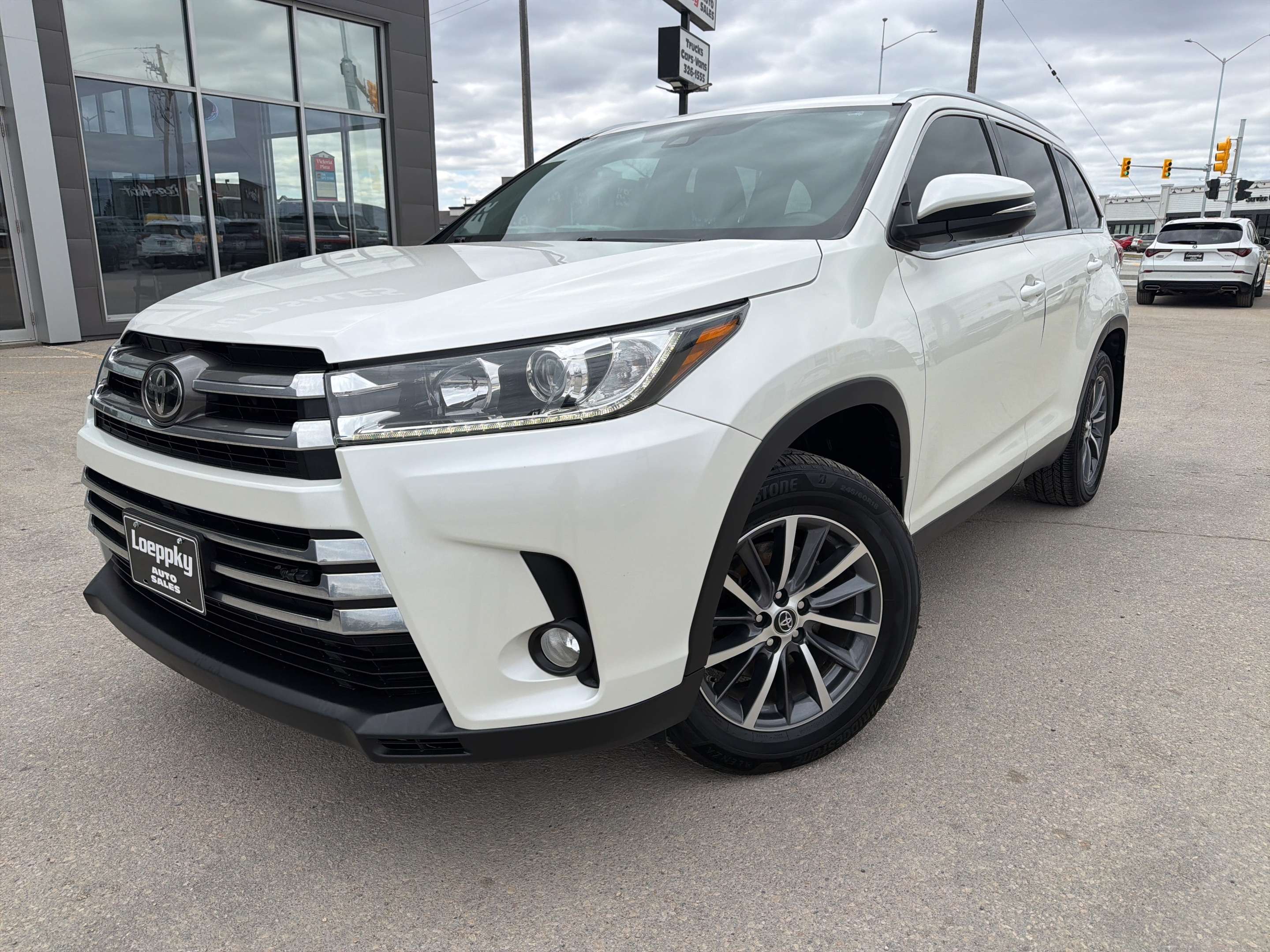 White 2019 Toyota Highlander SUV / Crossover All-Wheel Drive Automatic