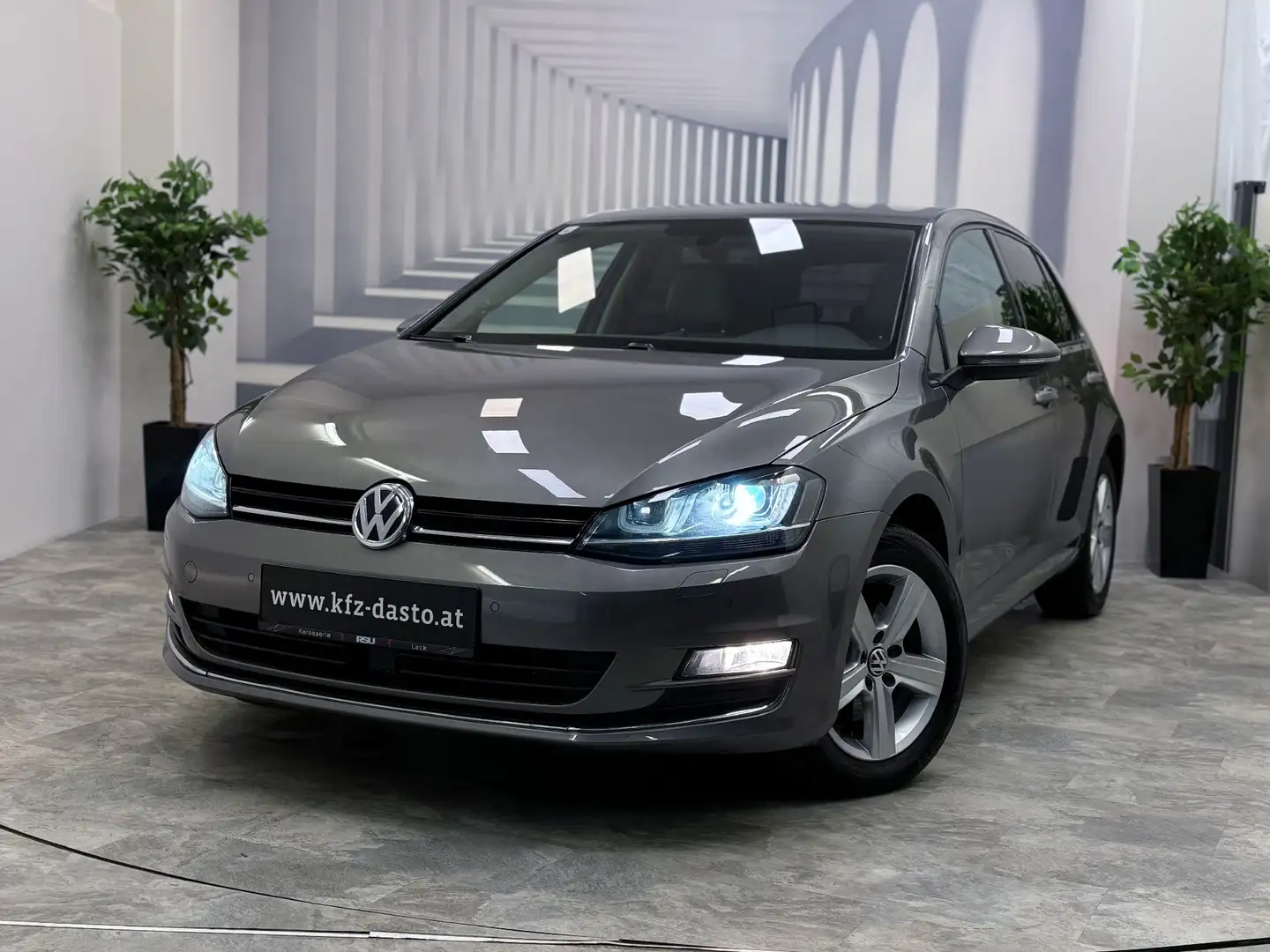 Volkswagen Golf VII_7__4MOTION_ACC_LED__ Grau - 1
