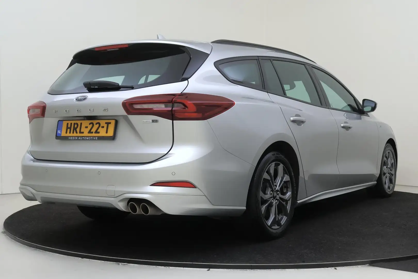 Ford Focus Wagon 1.0 EcoBoost Hybrid ST Line | Automaat Grijs - 2