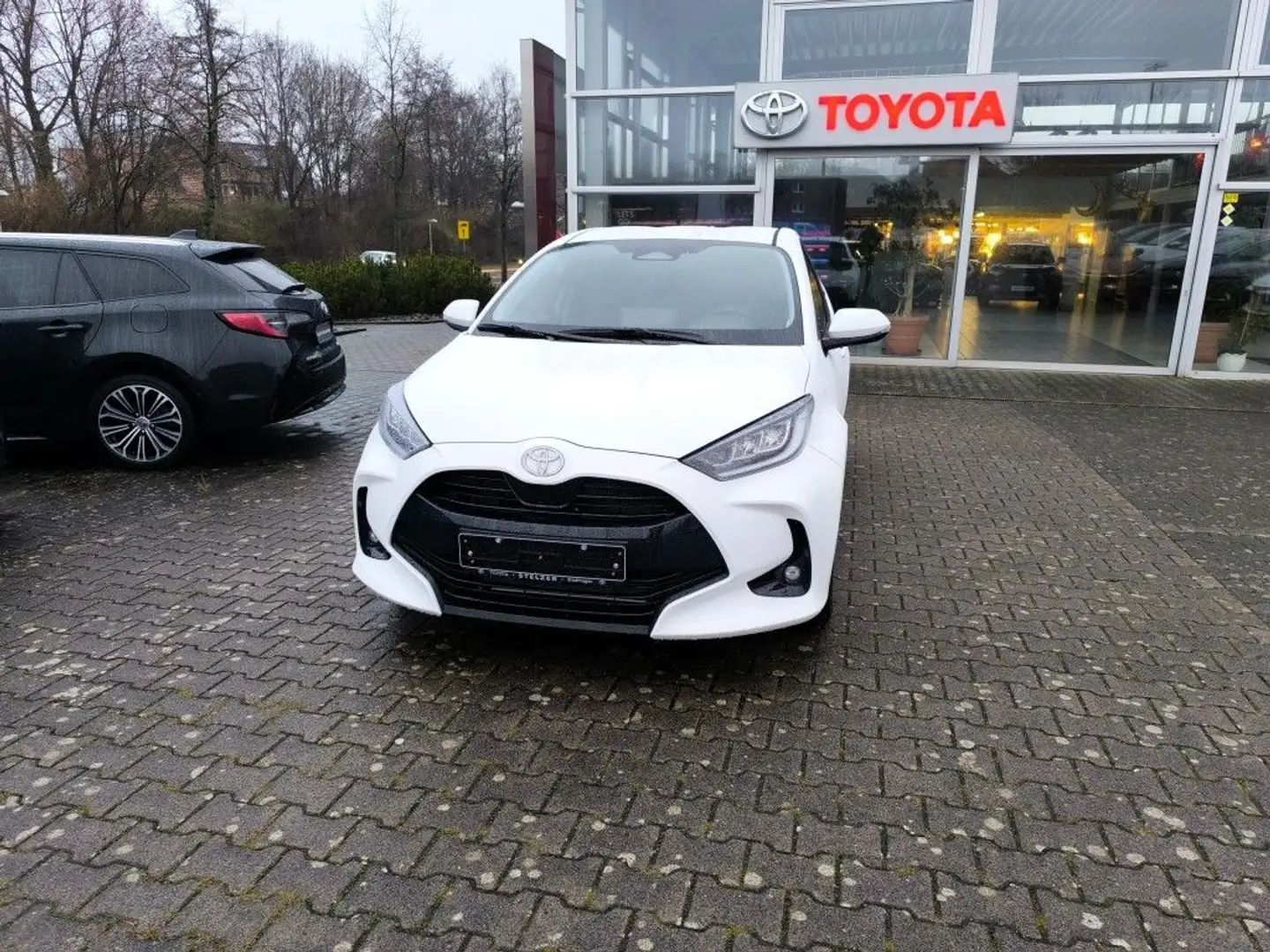 Toyota Yaris Hybrid 116 1.5 VVT-i Team Deutschland Blanc - 2
