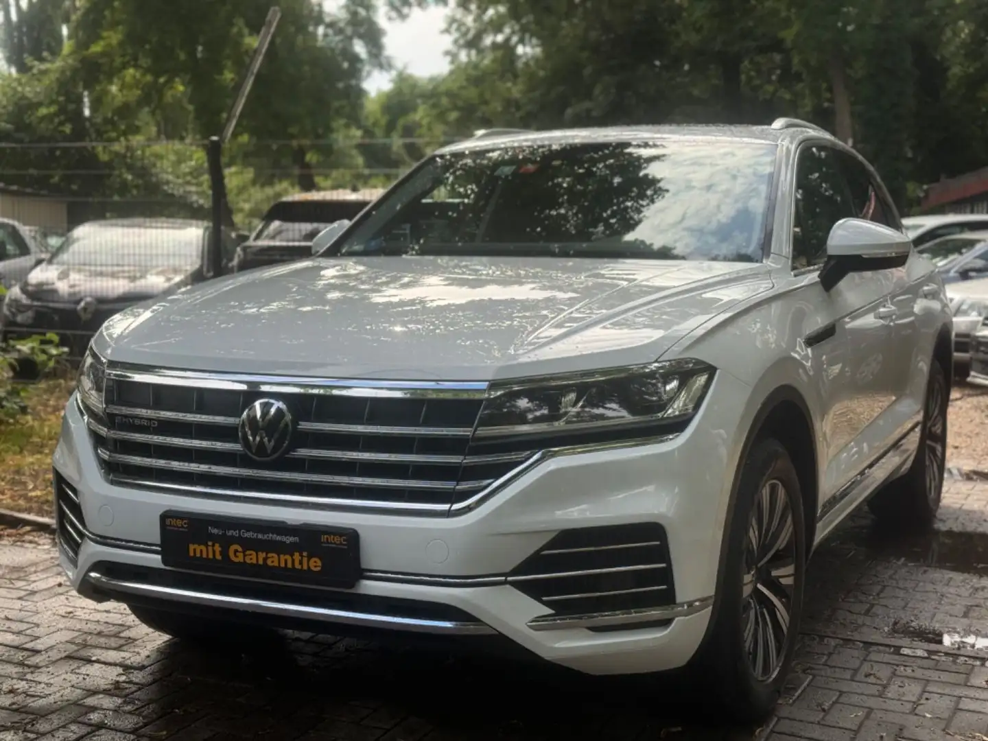 Volkswagen Touareg 3.0 V6 eHybrid 4MOTION Panorama Weiß - 2
