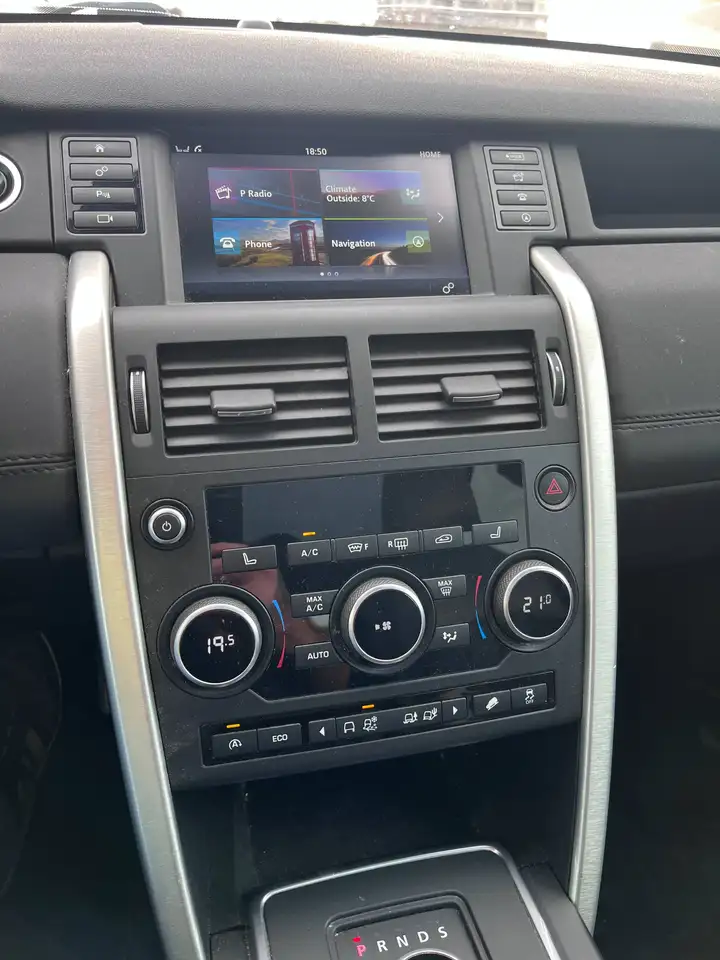 Land Rover Discovery Sport снимка Land Rover Discovery Sport