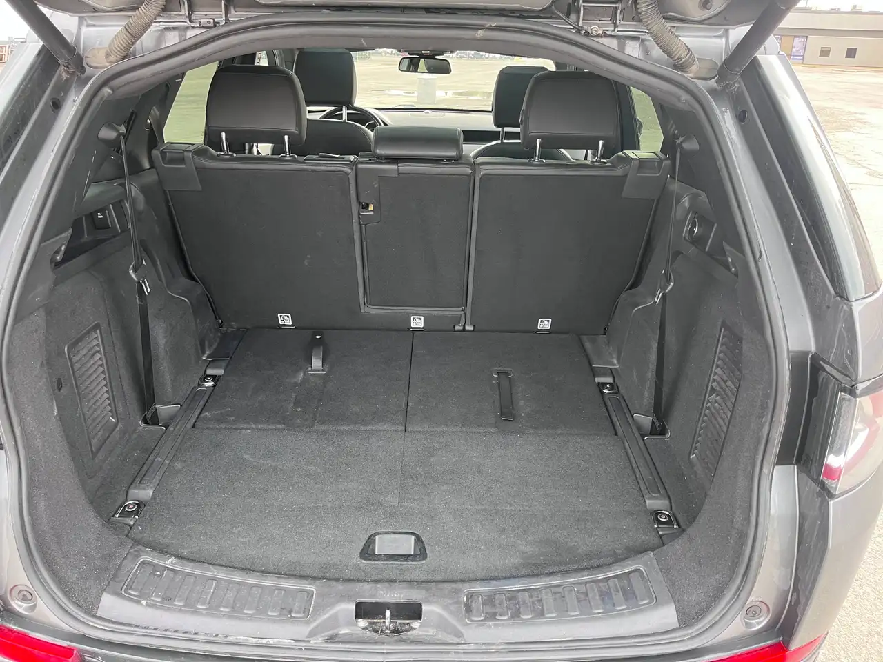 Land Rover Discovery Sport снимка Land Rover Discovery Sport