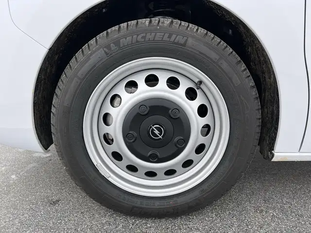 Opel Vivaro-E view 10