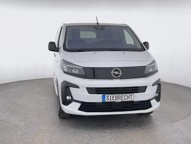 Opel Vivaro-E view 2