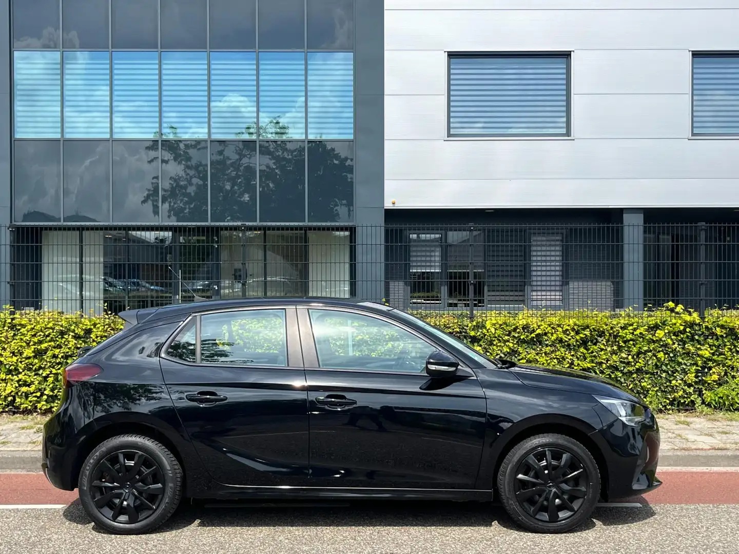 Opel Corsa 1.2 Edition Cruise control Lane keeping Assist Air Zwart - 2
