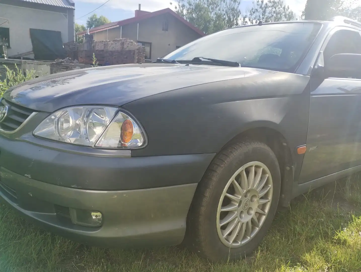 Toyota Avensis 1.8i VVT-i 16v Linea Sol Grijs - 2