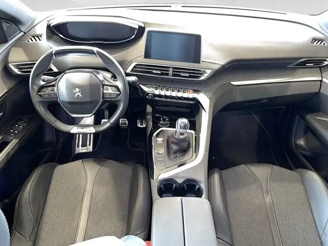 Peugeot 3008 view 6