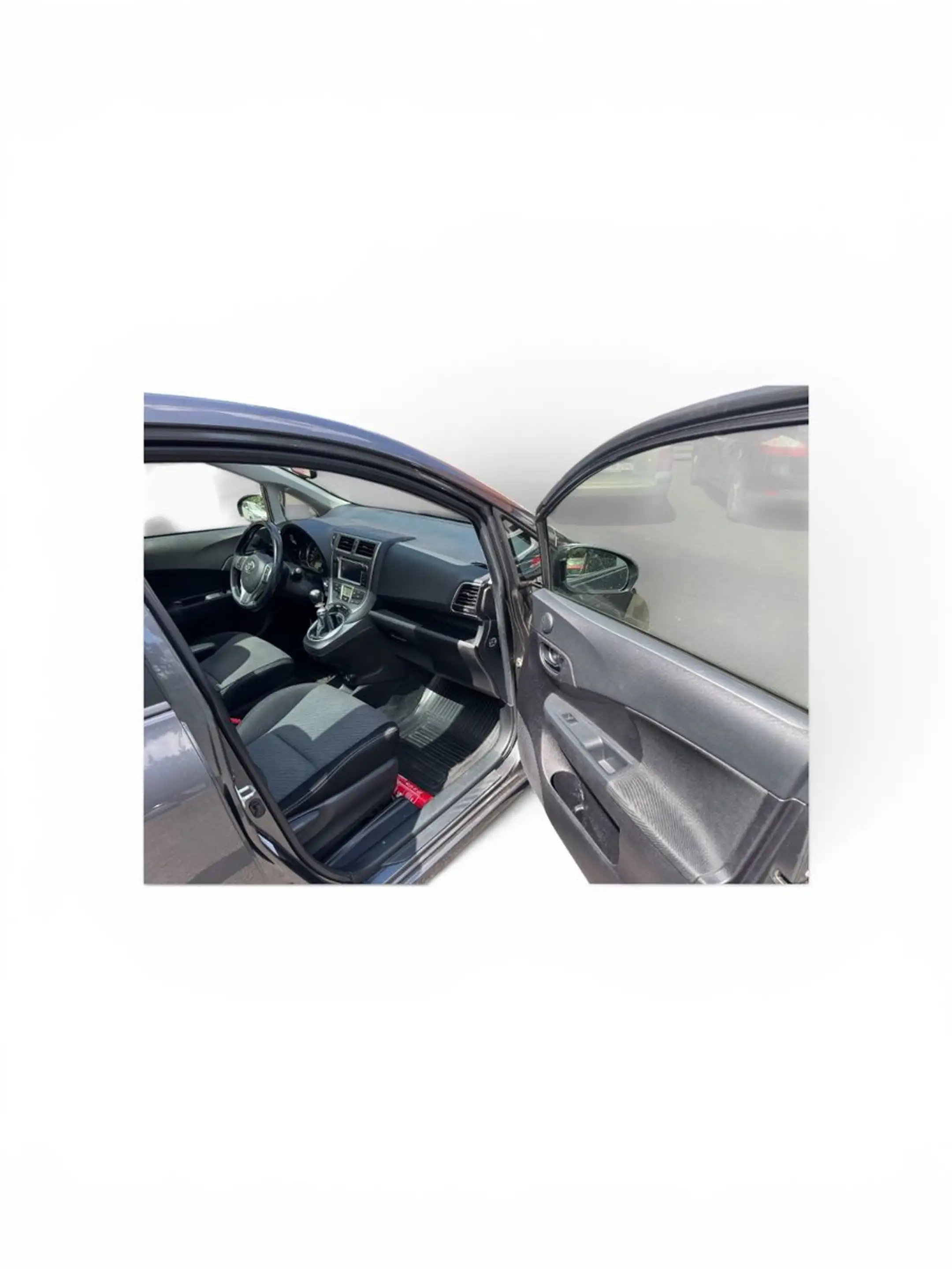 Toyota Verso-S 1,4-l-D-4D Club — photo 9