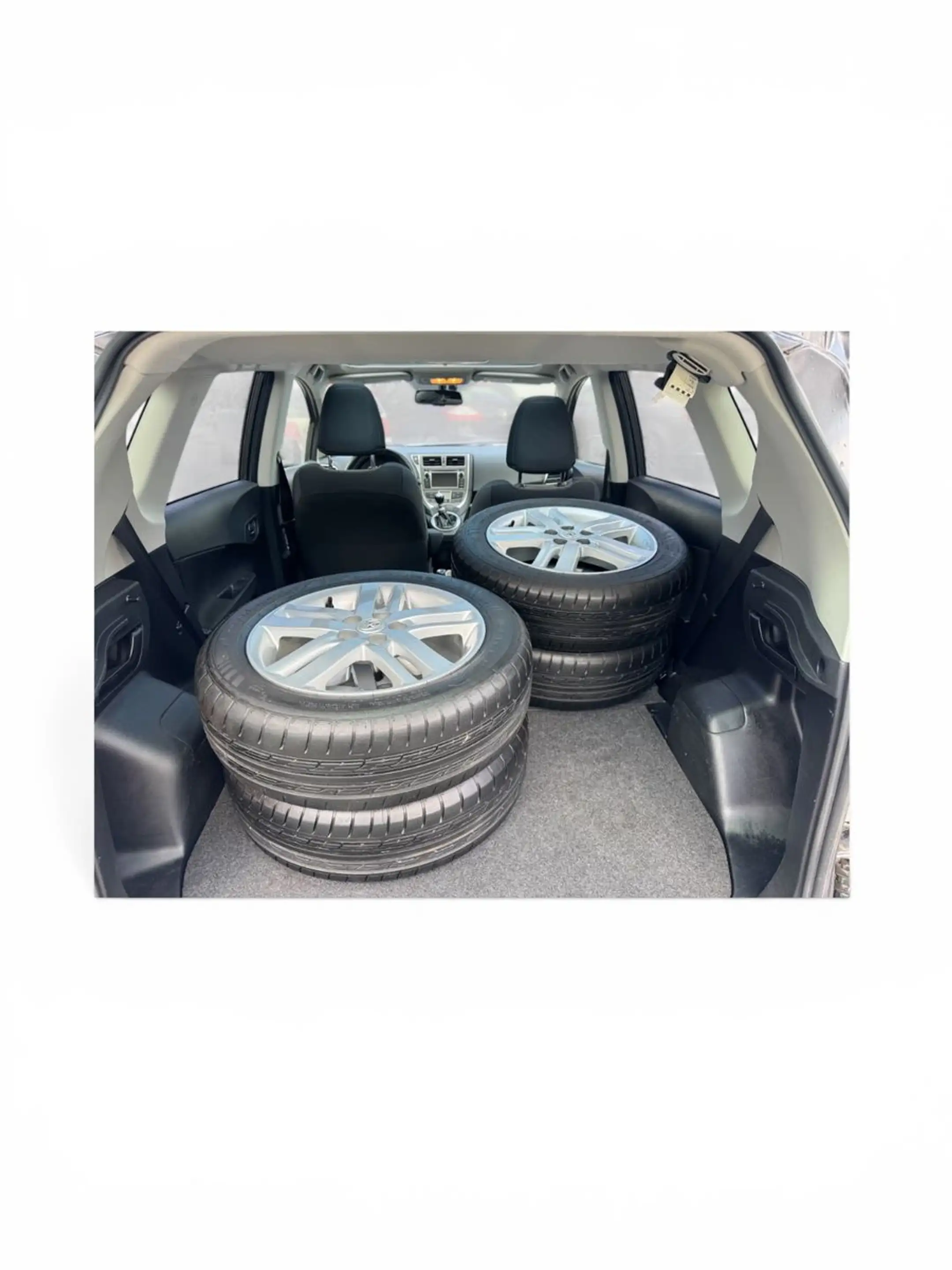Toyota Verso-S 1,4-l-D-4D Club — photo 12