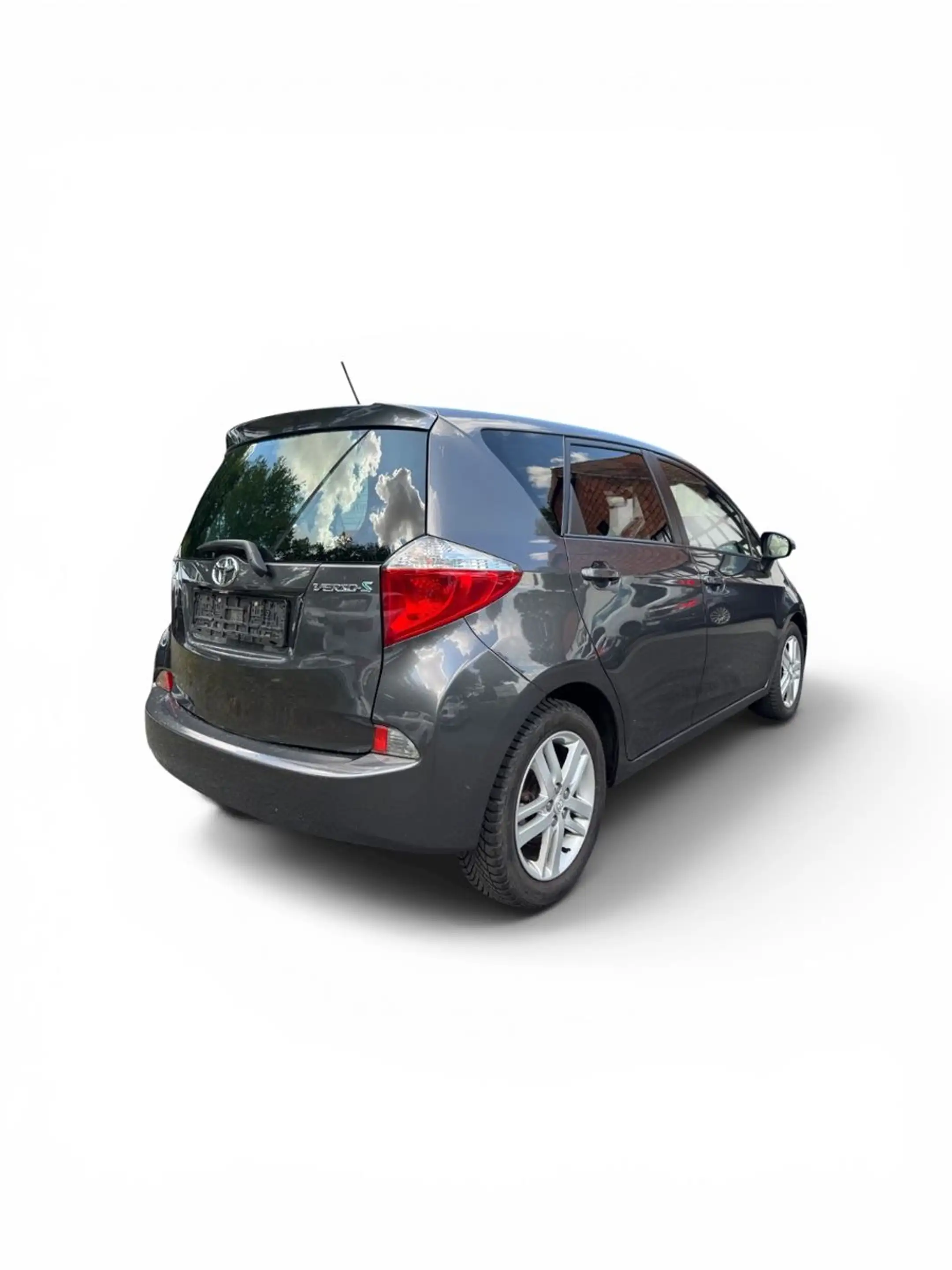 Toyota Verso-S 1,4-l-D-4D Club — photo 5