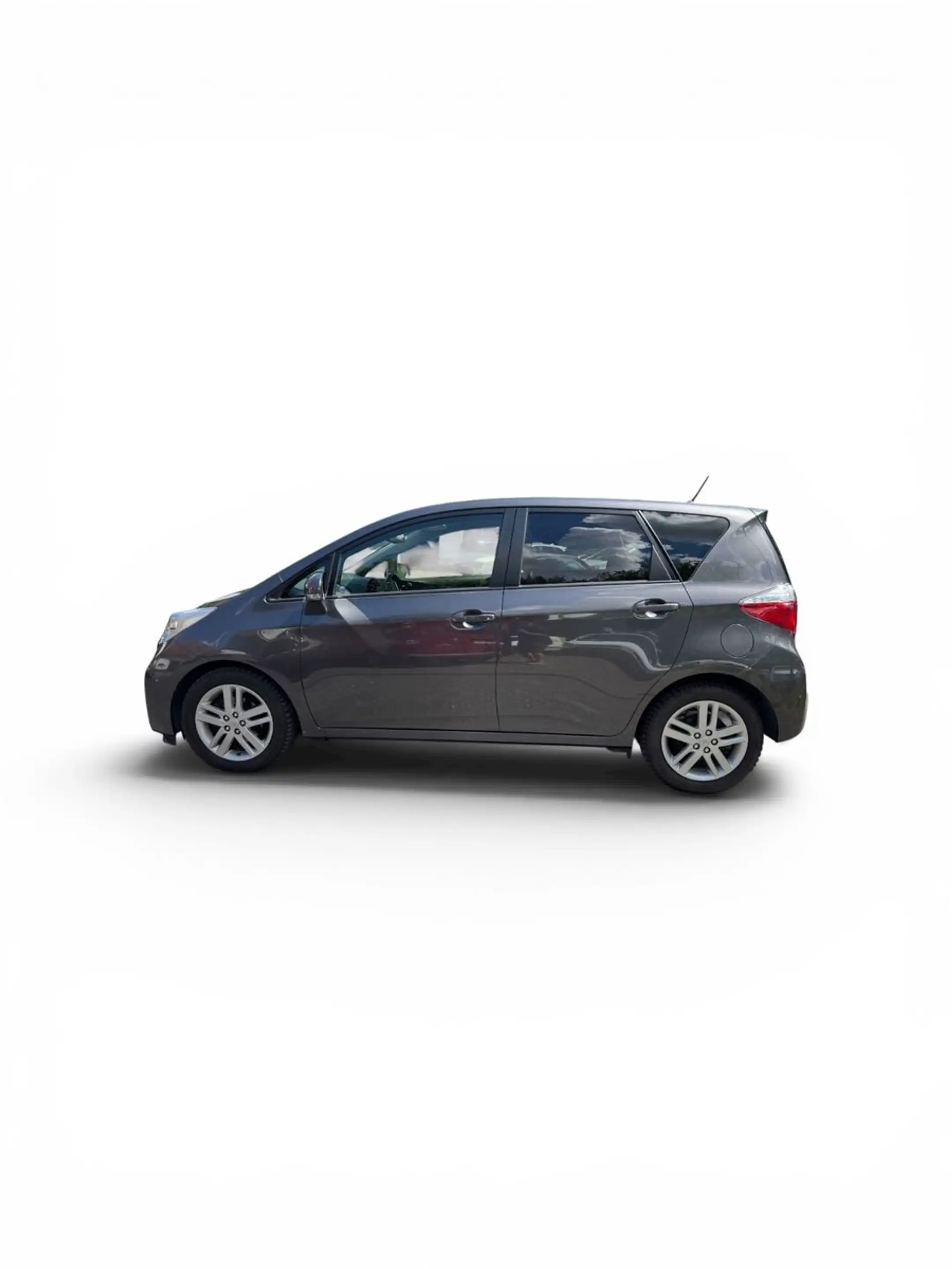 Toyota Verso-S 1,4-l-D-4D Club — photo 8