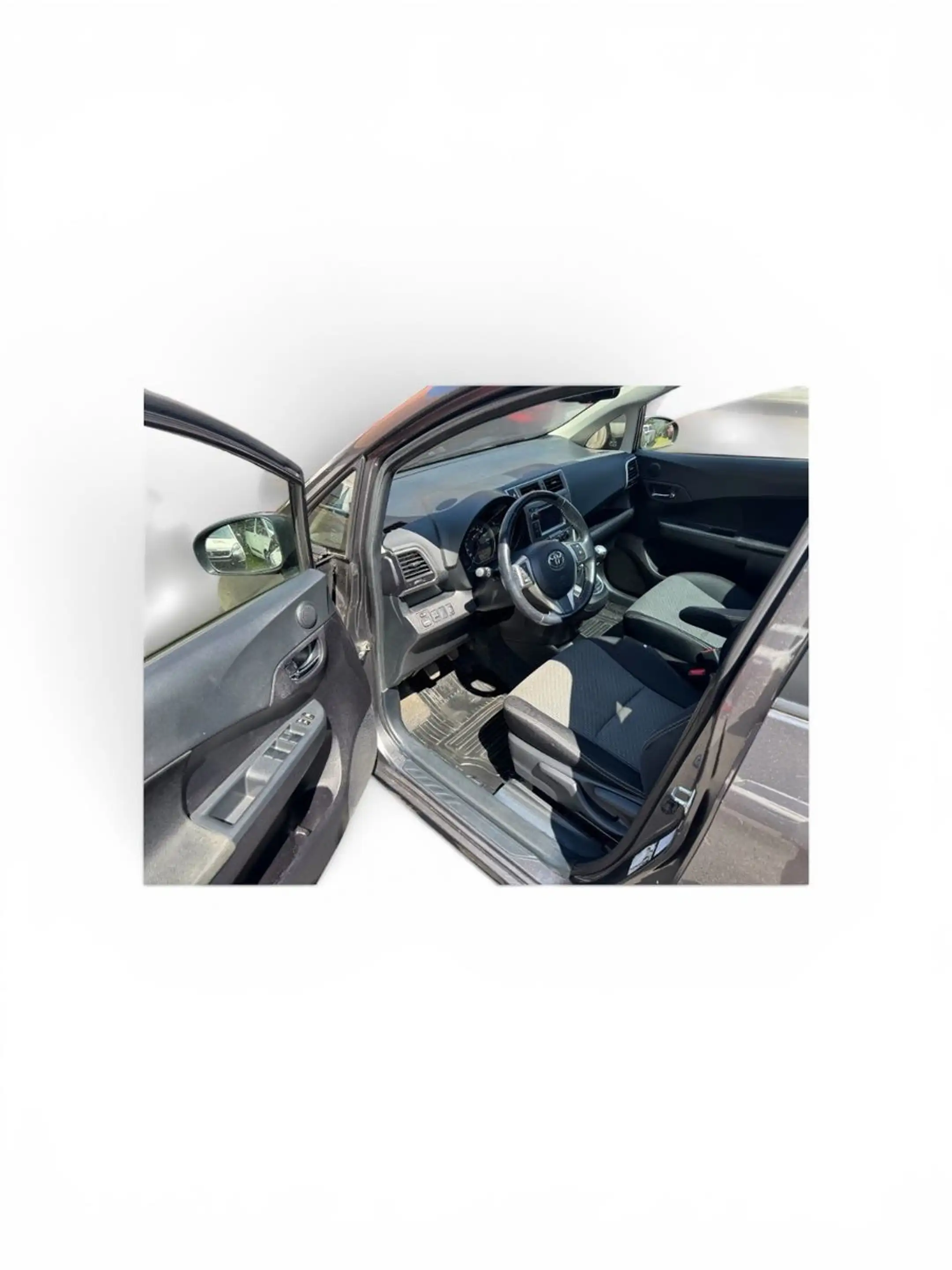 Toyota Verso-S 1,4-l-D-4D Club — photo 15