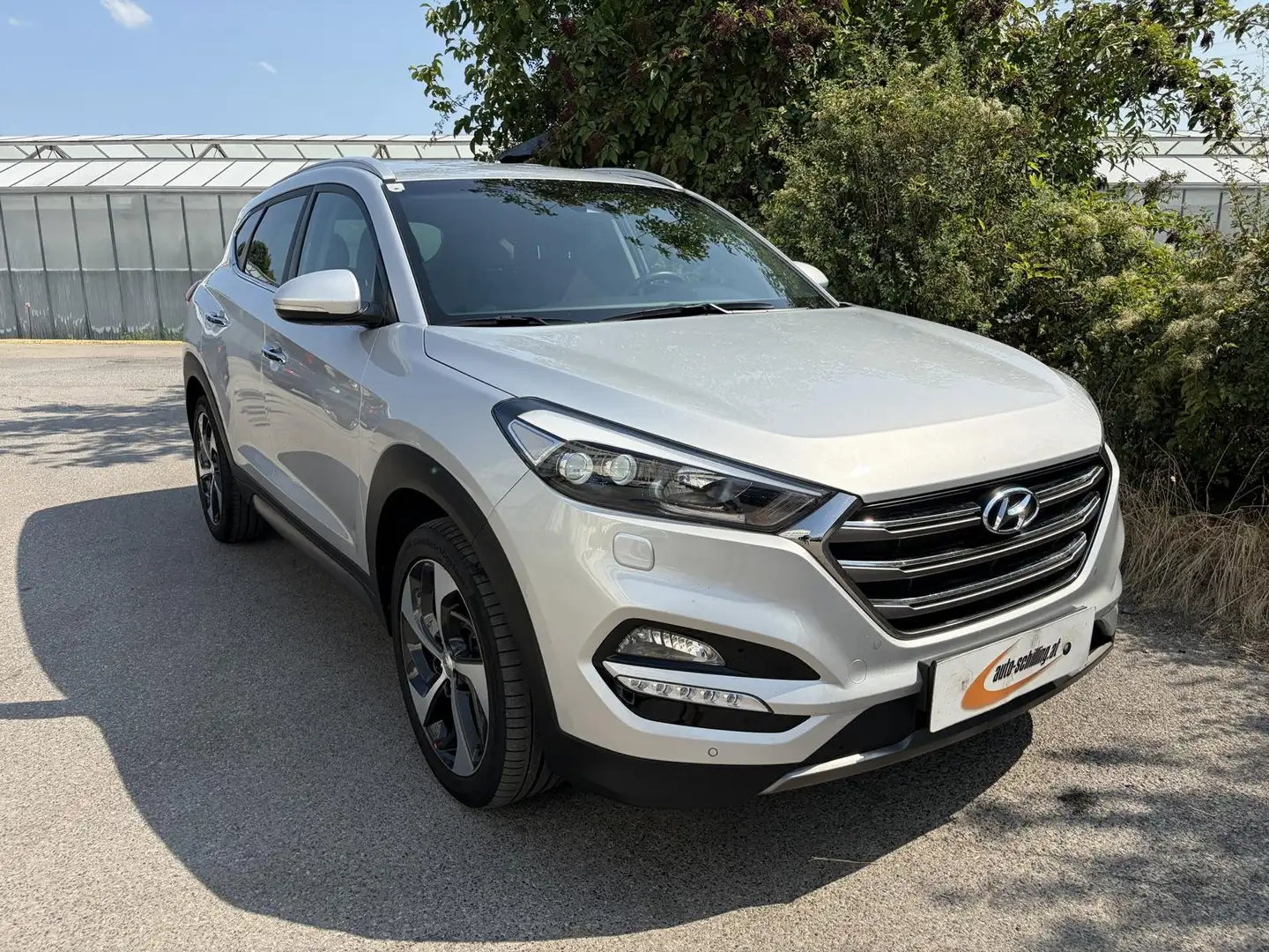 Hyundai TUCSON 2,0 CRDI 4WD Style *Extras* Servicebuch SR+WR Grau - 1