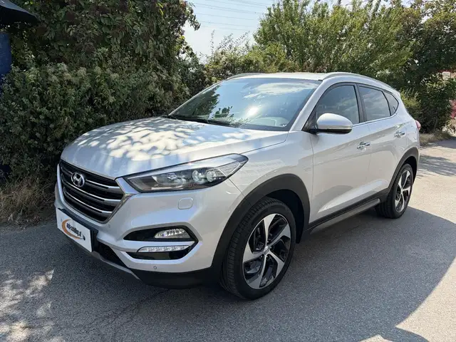 Hyundai Tucson view 4