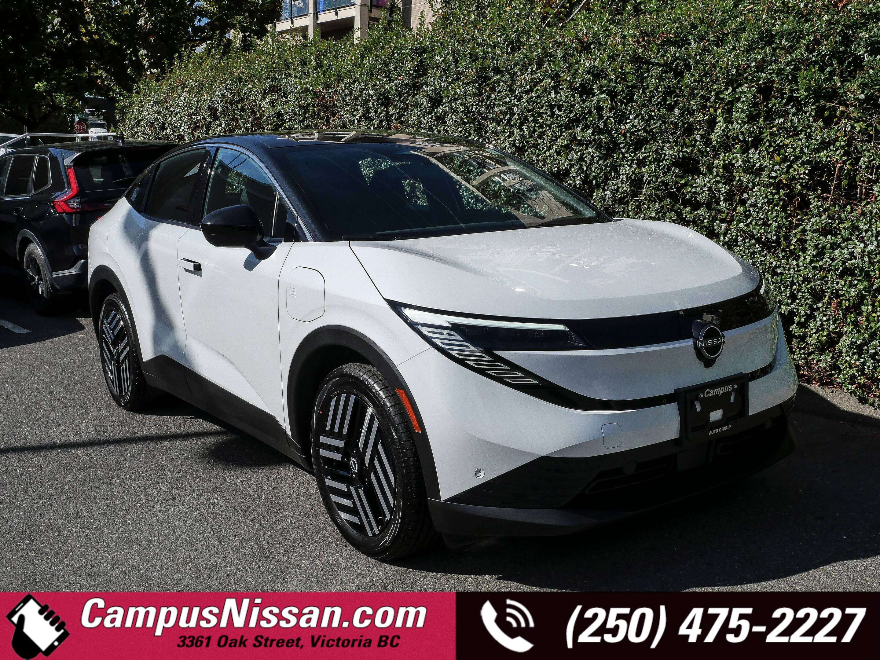 White 2027 Nissan LEAF SUV / Crossover  1-Speed Automatic