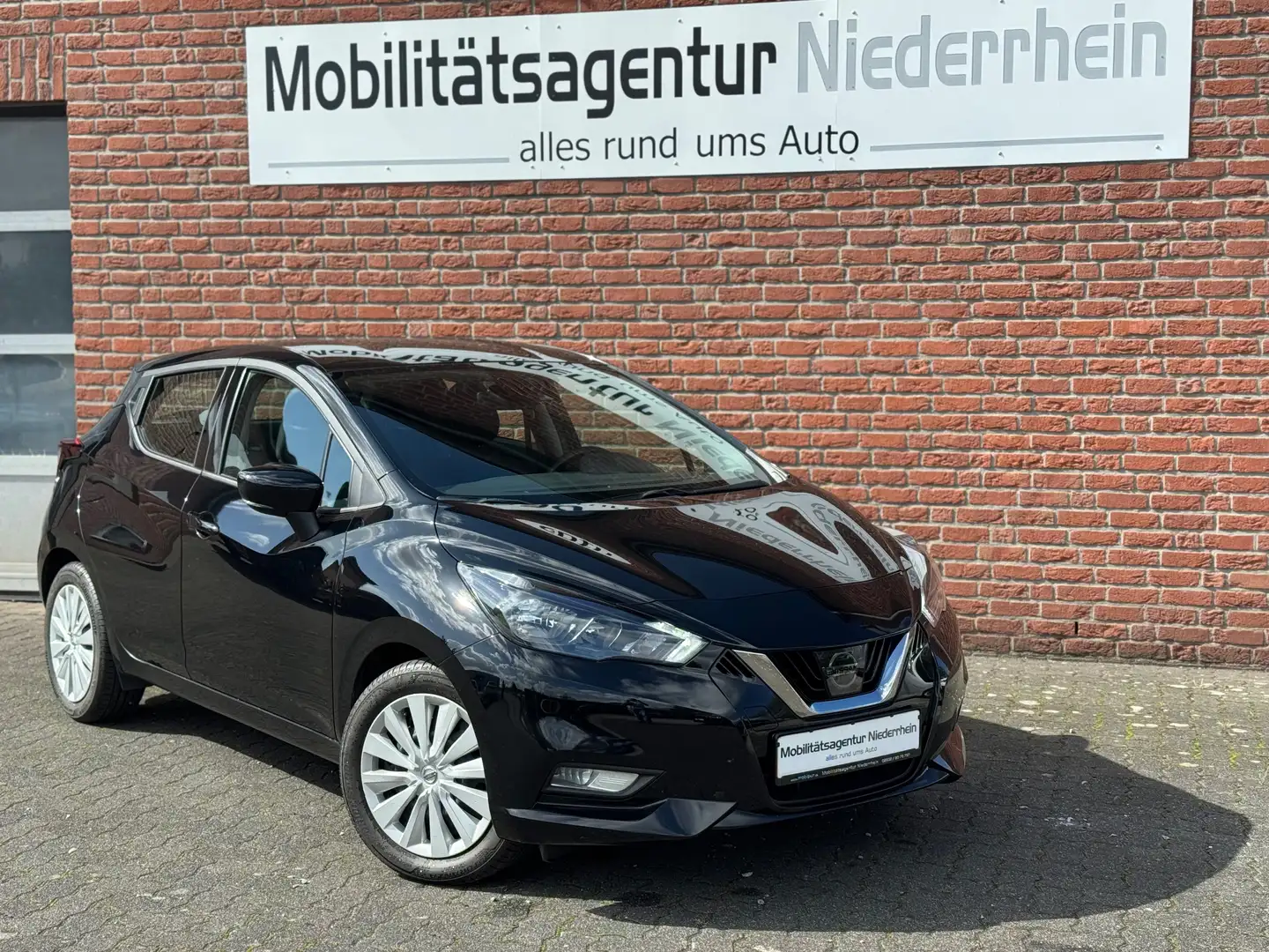Nissan Micra Micra 1.0 IG-T Acenta Schwarz - 1